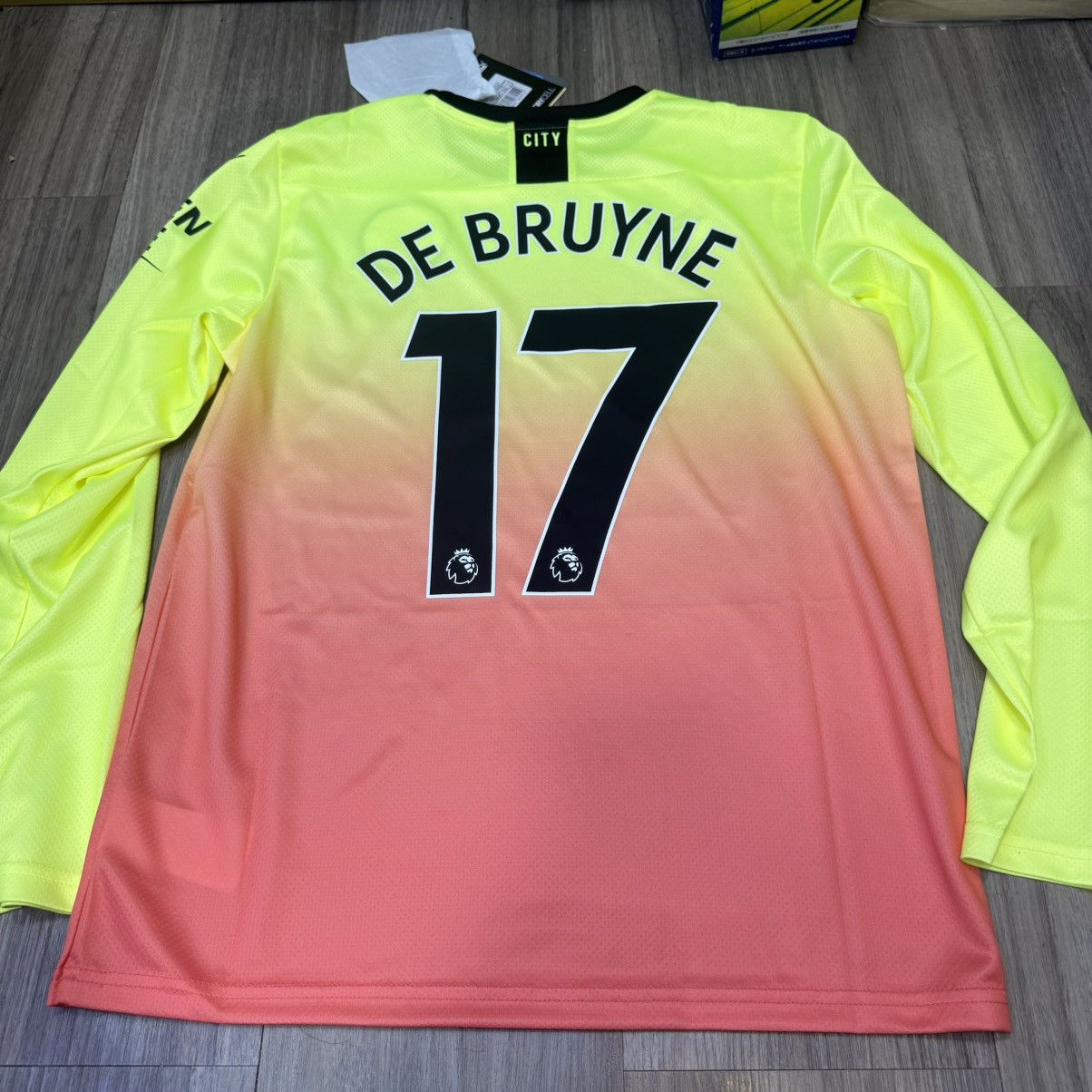 Puma Manchester City 19/20 L/S third away shirt #17 De Bruyne Size US S / EU 44-46 / 1 - 2 Thumbnail