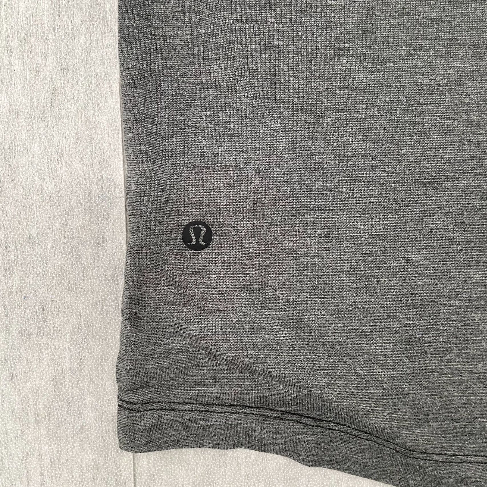 Lululemon Lululemon Tech Polo Shirt Mens Medium Short Sleeve Grey Logo Button Pullover Athletic M Size US M / EU 48-50 / 2 - 5 Thumbnail