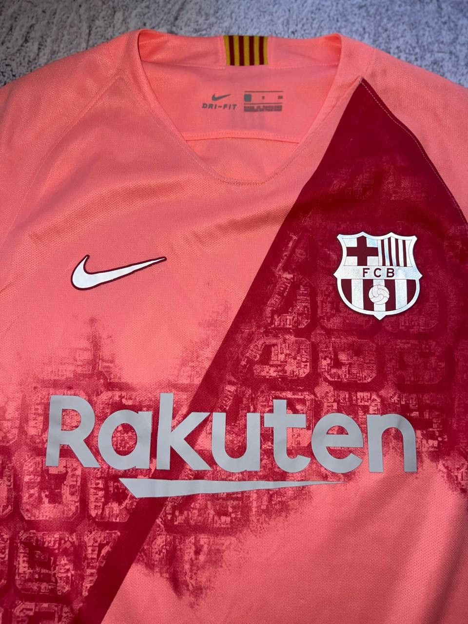 Nike Barcelona reflective nike 2018/2019 jersey blokecore rare Size US S / EU 44-46 / 1 - 2 Thumbnail