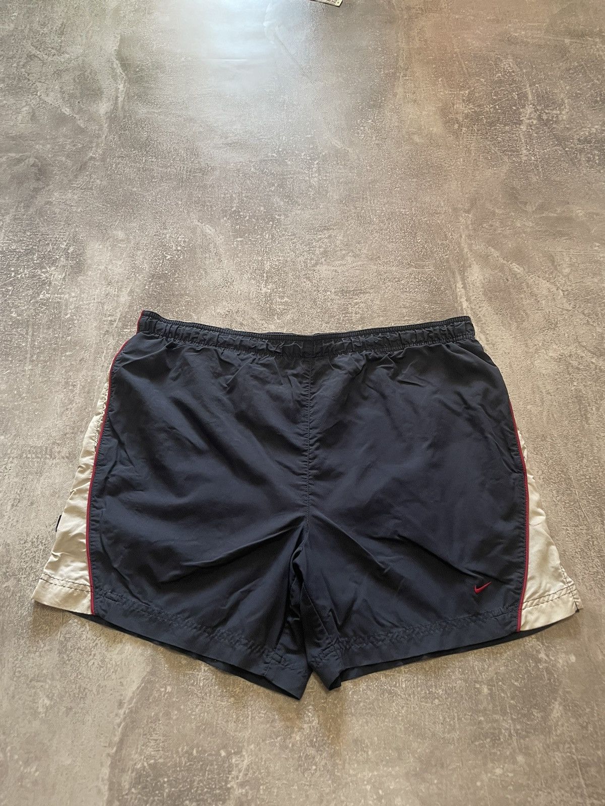 Nike × Vintage Vintage Nike Shorts Small Swoosh Logo Y2K Size L Size US 34 / EU 50 - 1 Thumbnail