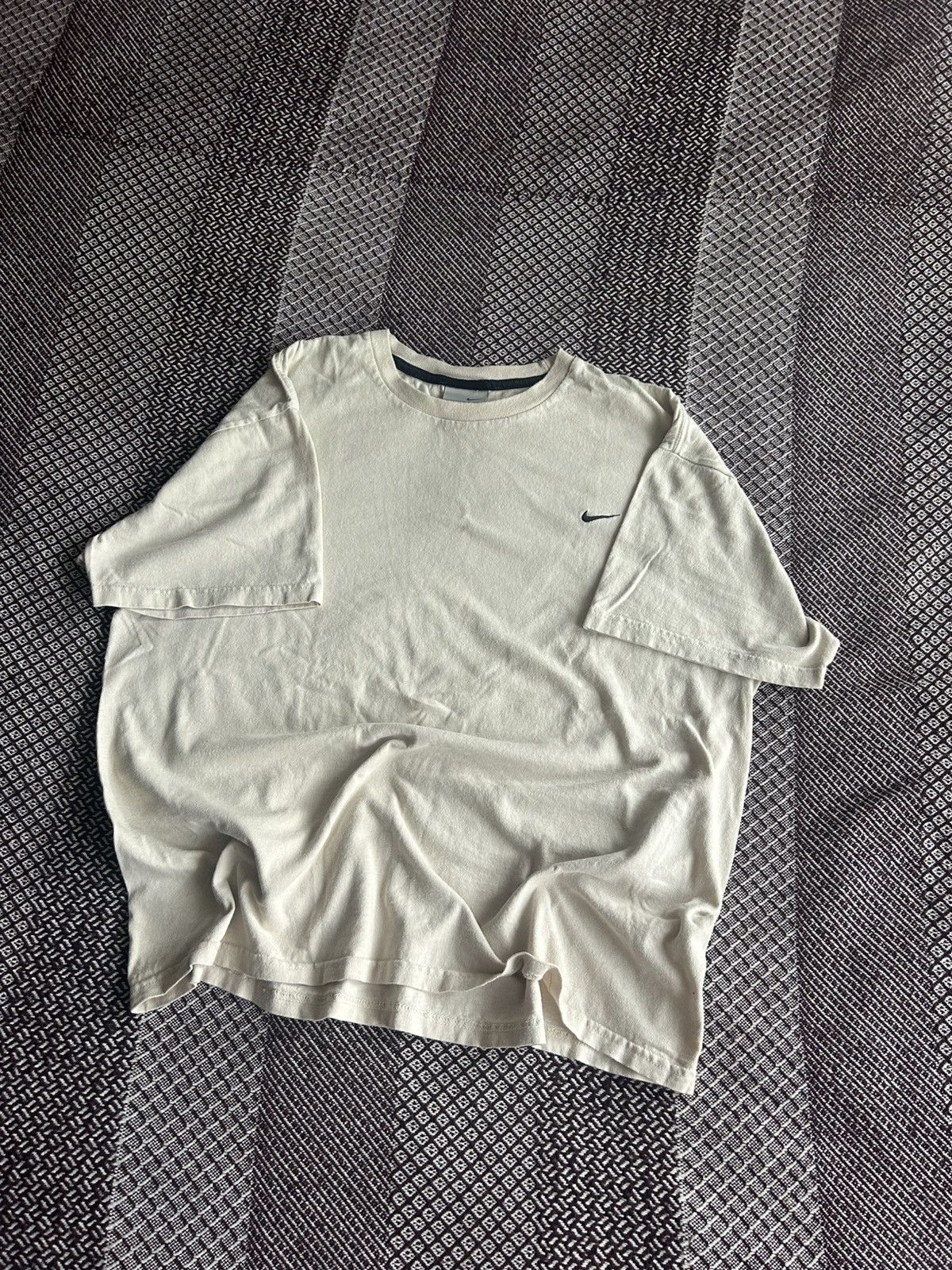 Nike Vintage Nike 90s Boxy Fit T-Shirt Beige Streetwear Style L Size US L / EU 52-54 / 3 - 9 Thumbnail