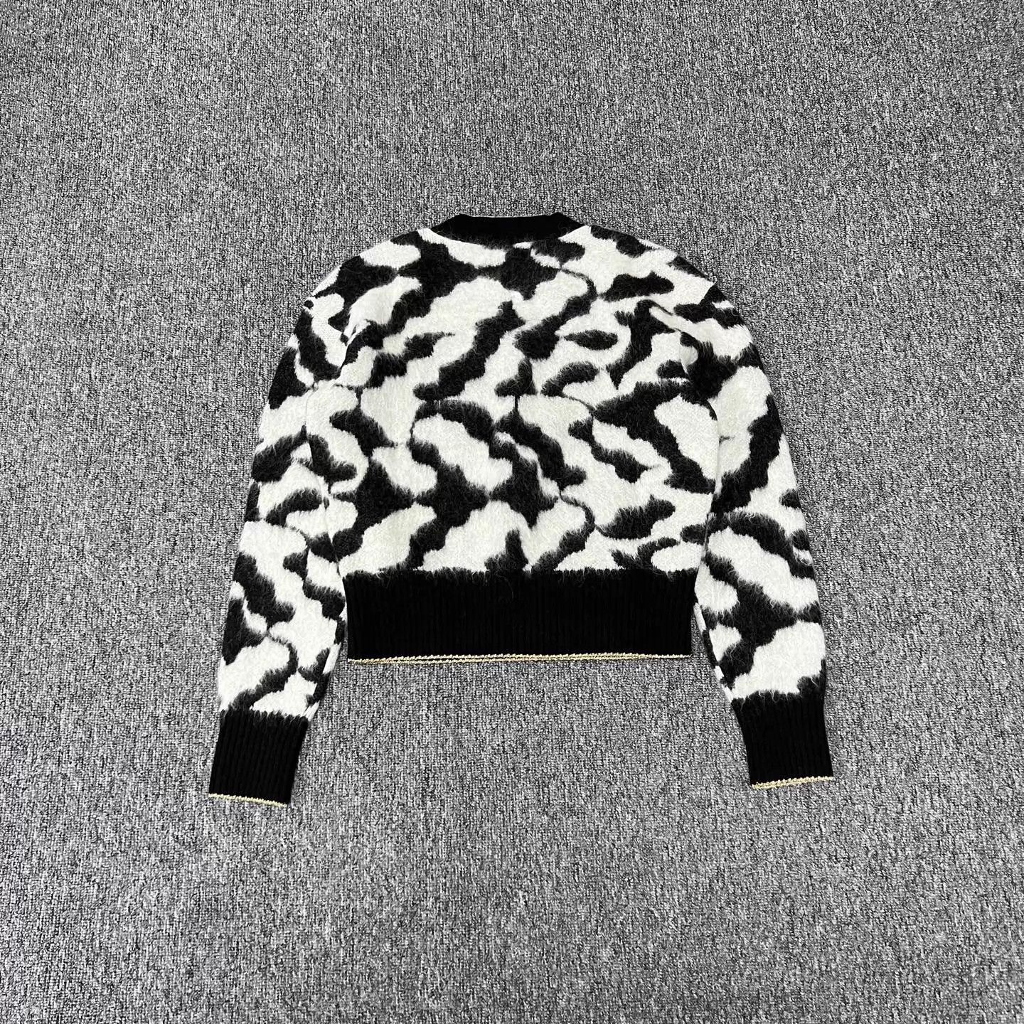 Chanel Chanel B&W Gold Buttons Mohair Sweater EU38 99%New Size S / US 4 / IT 40 - 2 Thumbnail