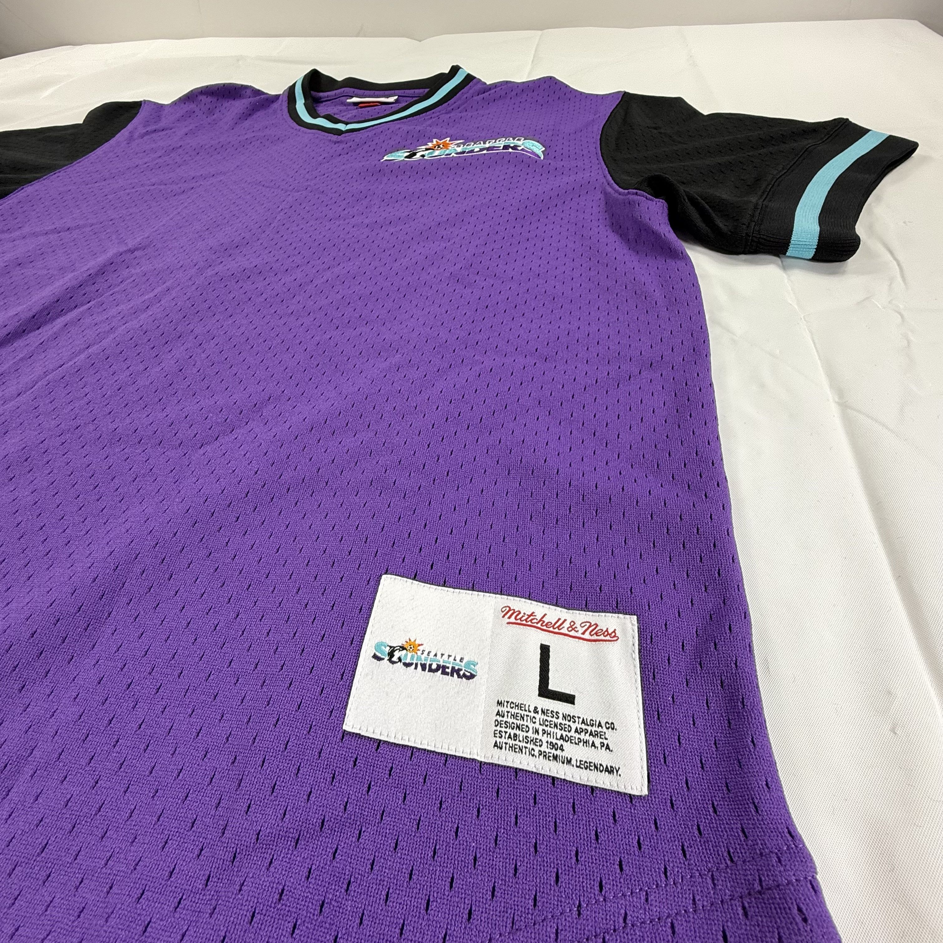 Mitchell & Ness Mitchell & Ness Seattle Sounders Mesh Jersey Mens Large NEW Size US L / EU 52-54 / 3 - 2 Thumbnail