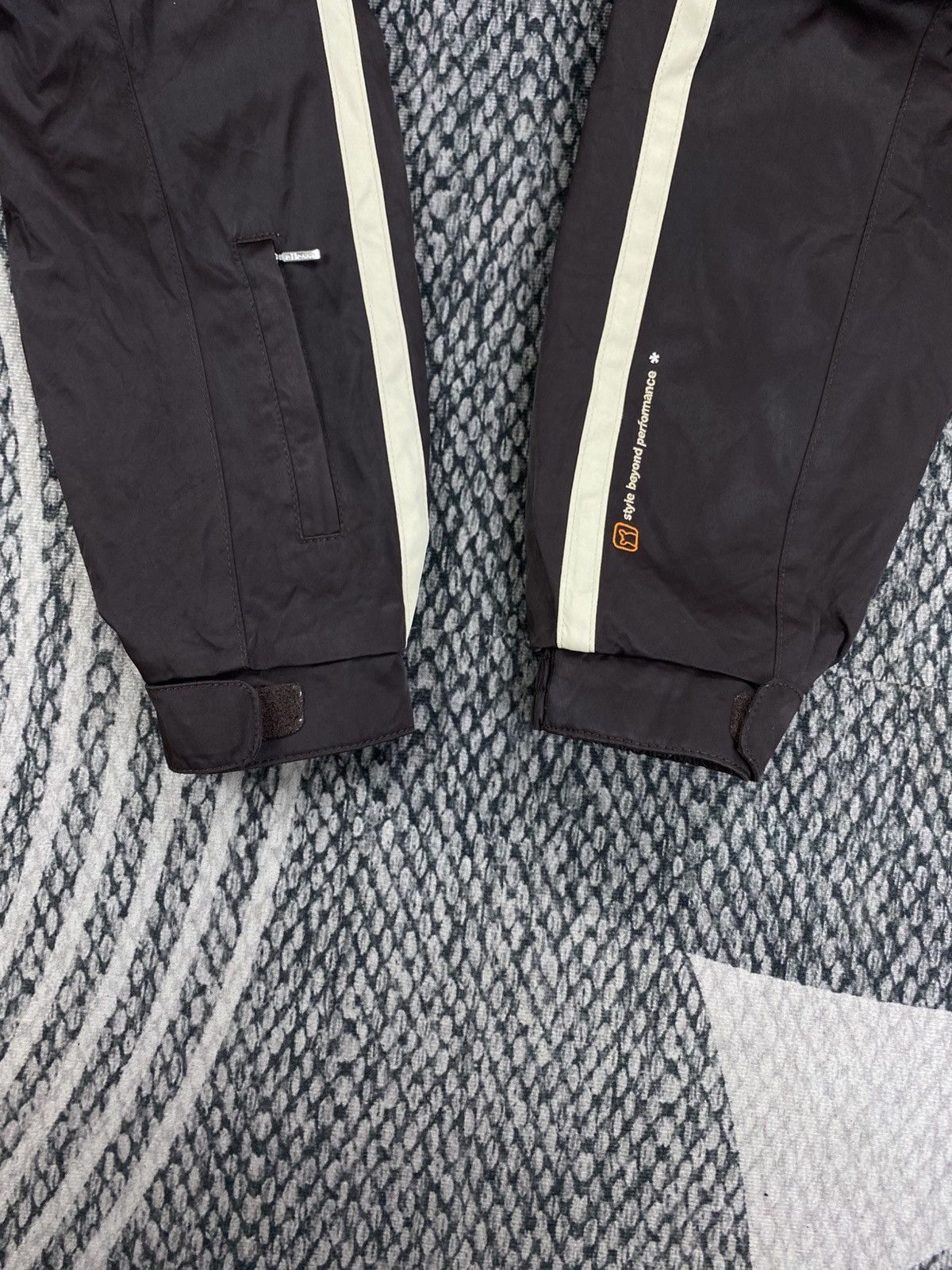 Ellesse Vintage Ellesse Dark Brown Hooded Jacket Size US M / EU 48-50 / 2 - 7 Thumbnail