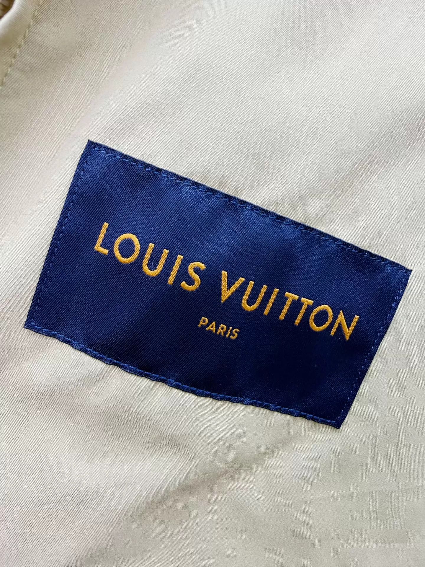 Louis Vuitton Louis Vuitton New With Tags 48 Jacket Size US M / EU 48-50 / 2 - 8 Thumbnail