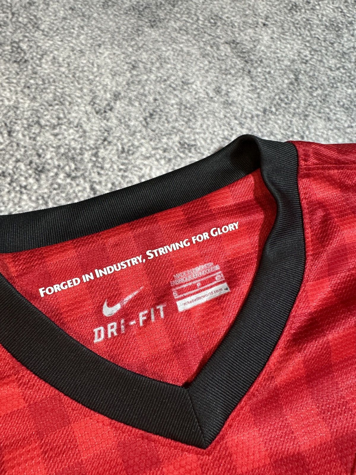 Nike Vintage Nike Manchester United Soccer Long Jersey Blokecore Size US S / EU 44-46 / 1 - 5 Thumbnail