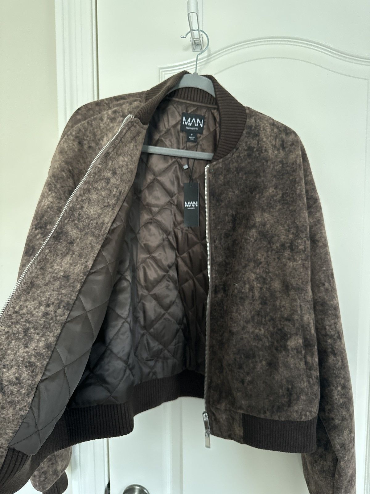 Boohoo Boxy cropped fit acid wash bomber jacket quilted double zip Size US M / EU 48-50 / 2 - 9 Thumbnail