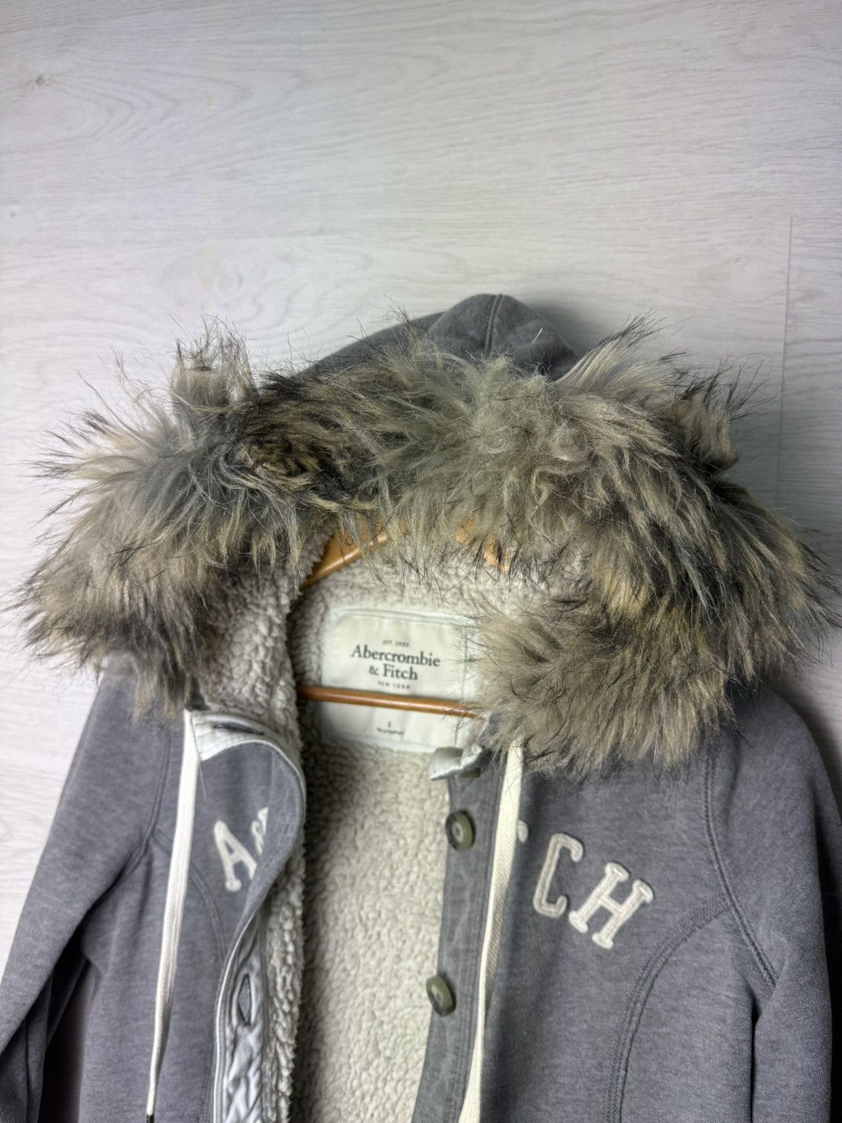 Abercrombie & Fitch Abercrombie & Fitch Fur Hood Hoodie Women’s Size S / US 4 / IT 40 - 7 Thumbnail