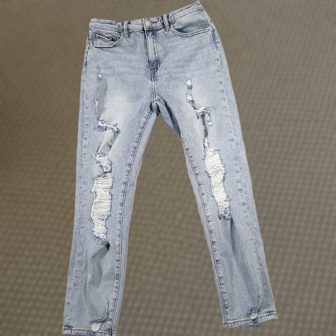 Vintage RISEN Los Angeles Destroyed Light Wash Straight Jeans Women's 30/11 Stretch Jeans Straight Womens 5-Pocket Denim Blue Modern Casual Jeans Size 32" / US 10 / IT 46 - 1 Thumbnail