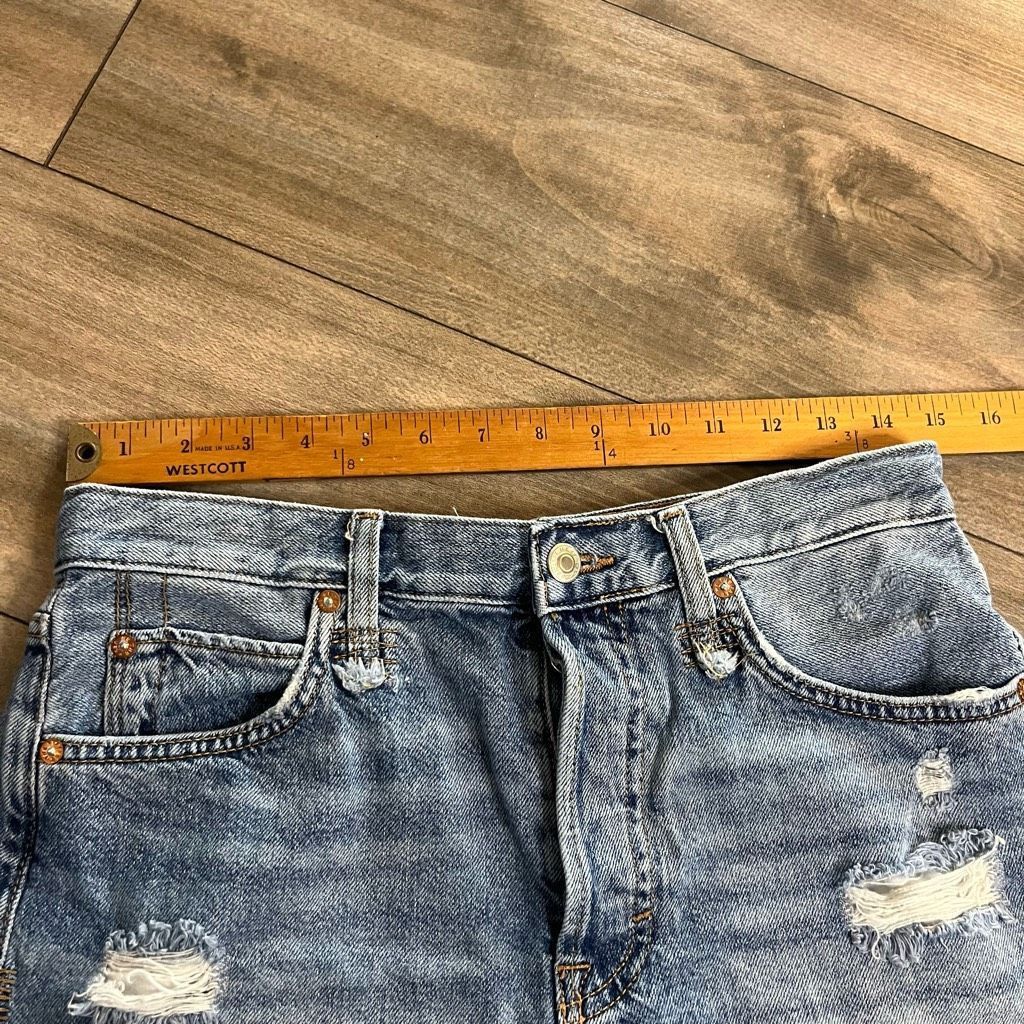 Free People Free People Lighy Wash Denim Casual Shorts Women 27 Size 27" / US 4 / IT 40 - 4 Thumbnail