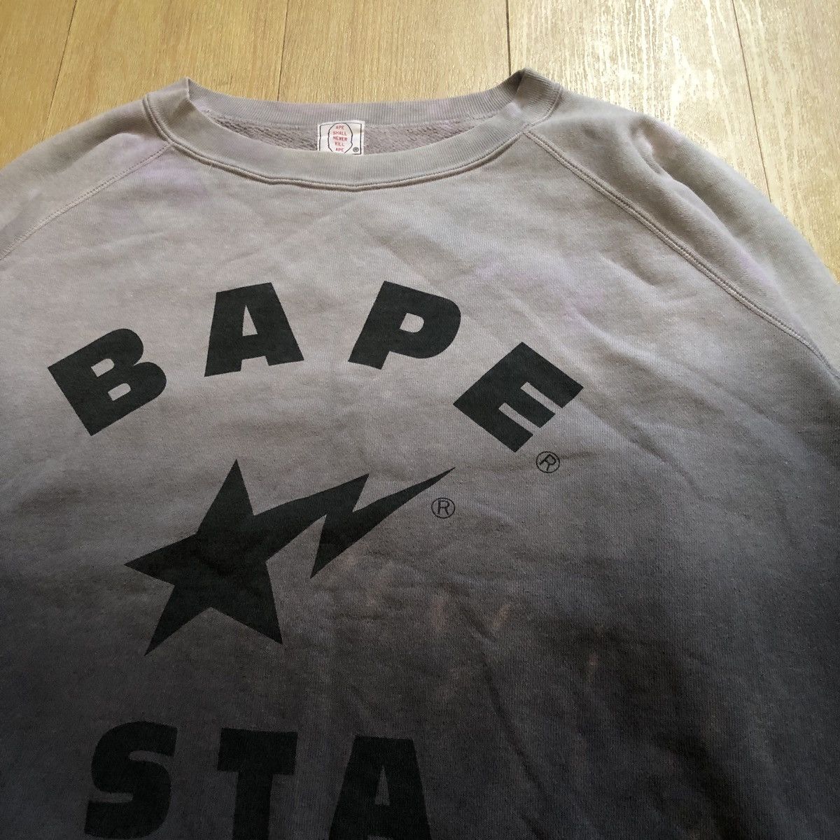 Bape Gradient Bape Sta Crewneck Size US M / EU 48-50 / 2 - 2 Thumbnail