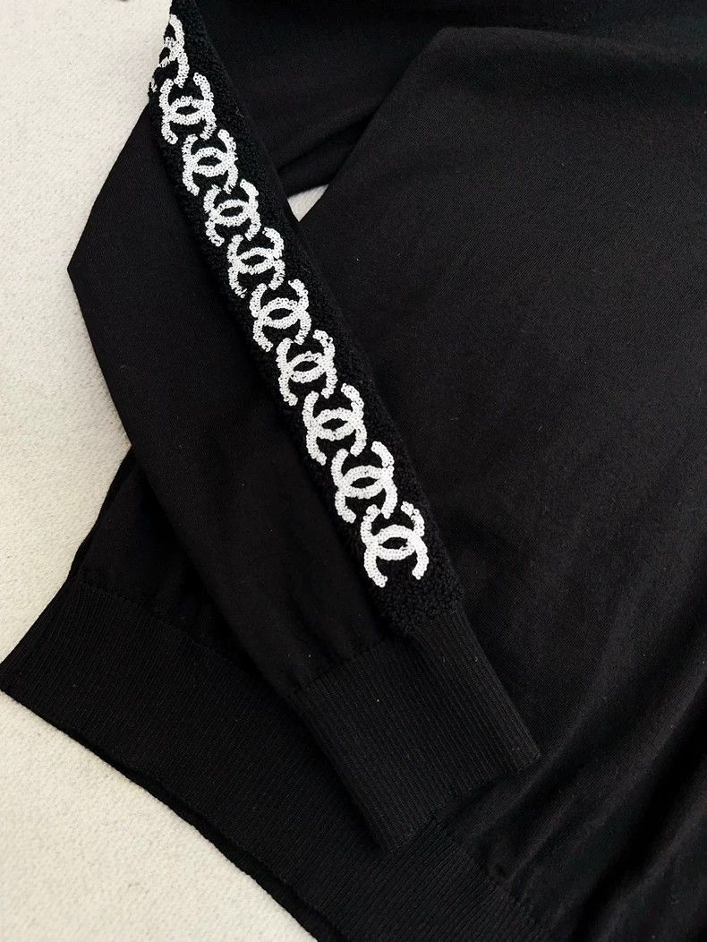 Chanel Chanel 23B black round neck knitted cuff embroidered sequi Size XS / US 0-2 / IT 36-38 - 4 Thumbnail