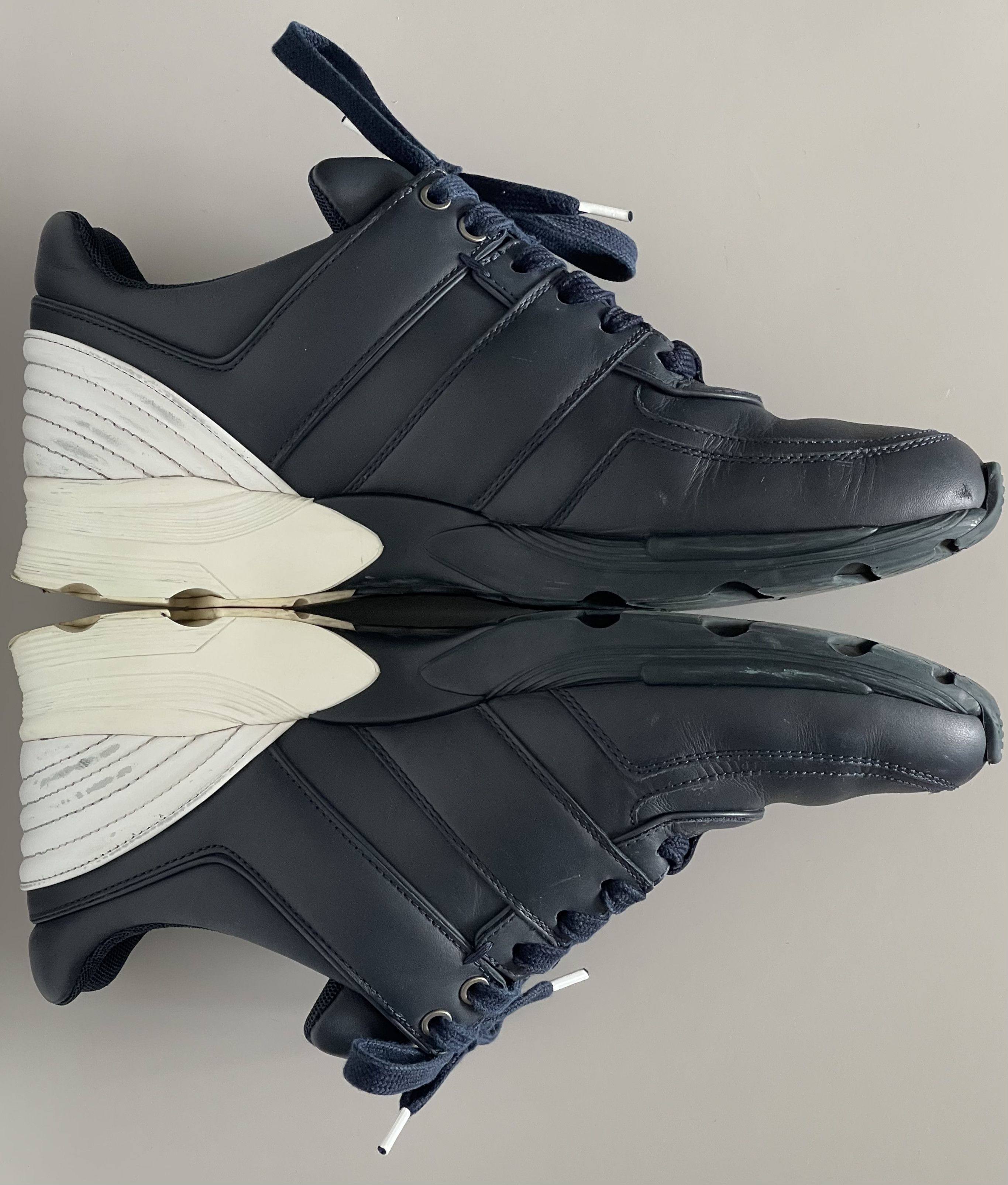Chanel CHANEL sneakers, navy/white, size 41 Size US 8 / EU 41 - 3 Thumbnail