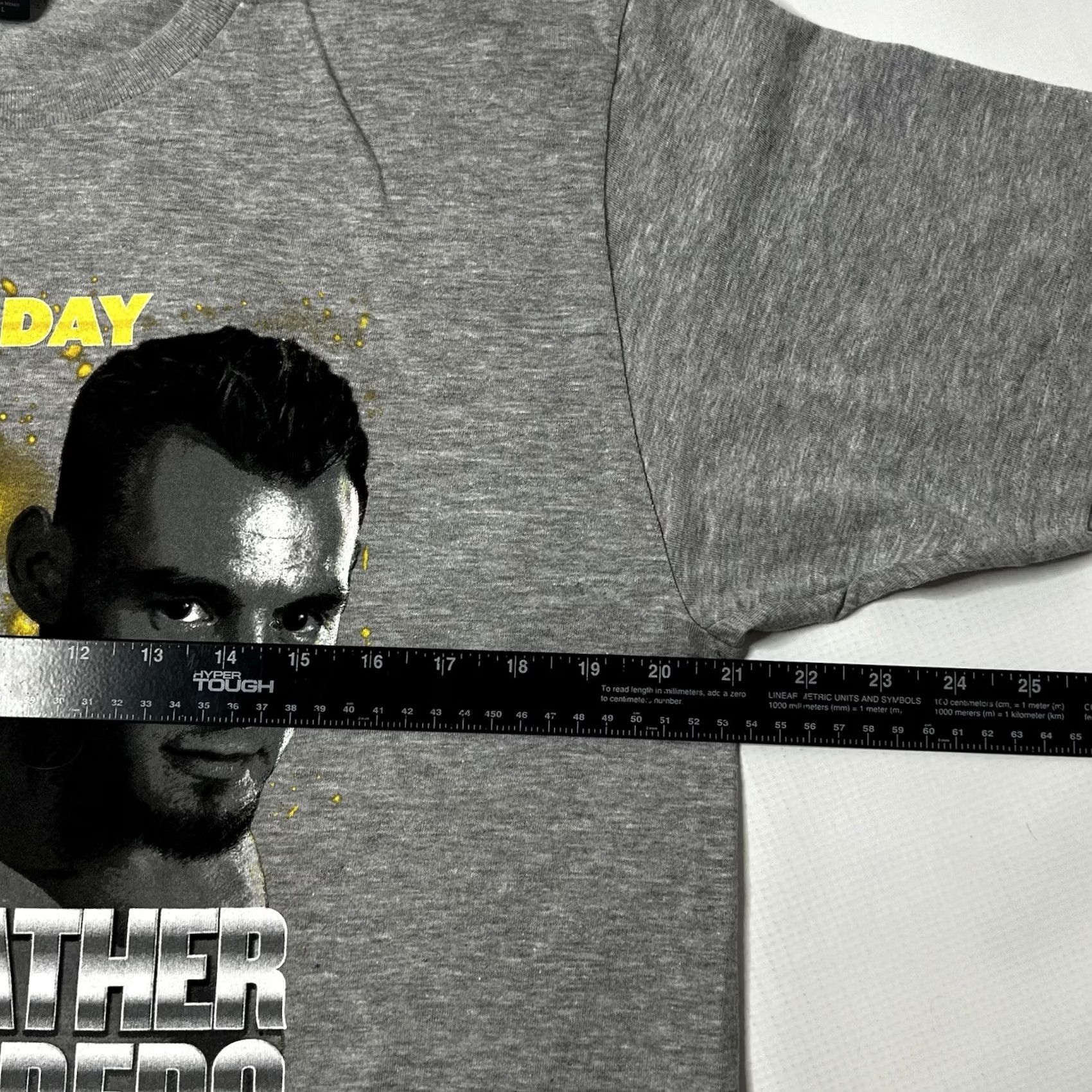 Tultex VINTAGE Mayweather vs Guerrero Welterweight World Championship Boxing Shirt Adult Large Gray Tultex Cotton Blend Casual Graphic Tee Mens Size US L / EU 52-54 / 3 - 4 Thumbnail