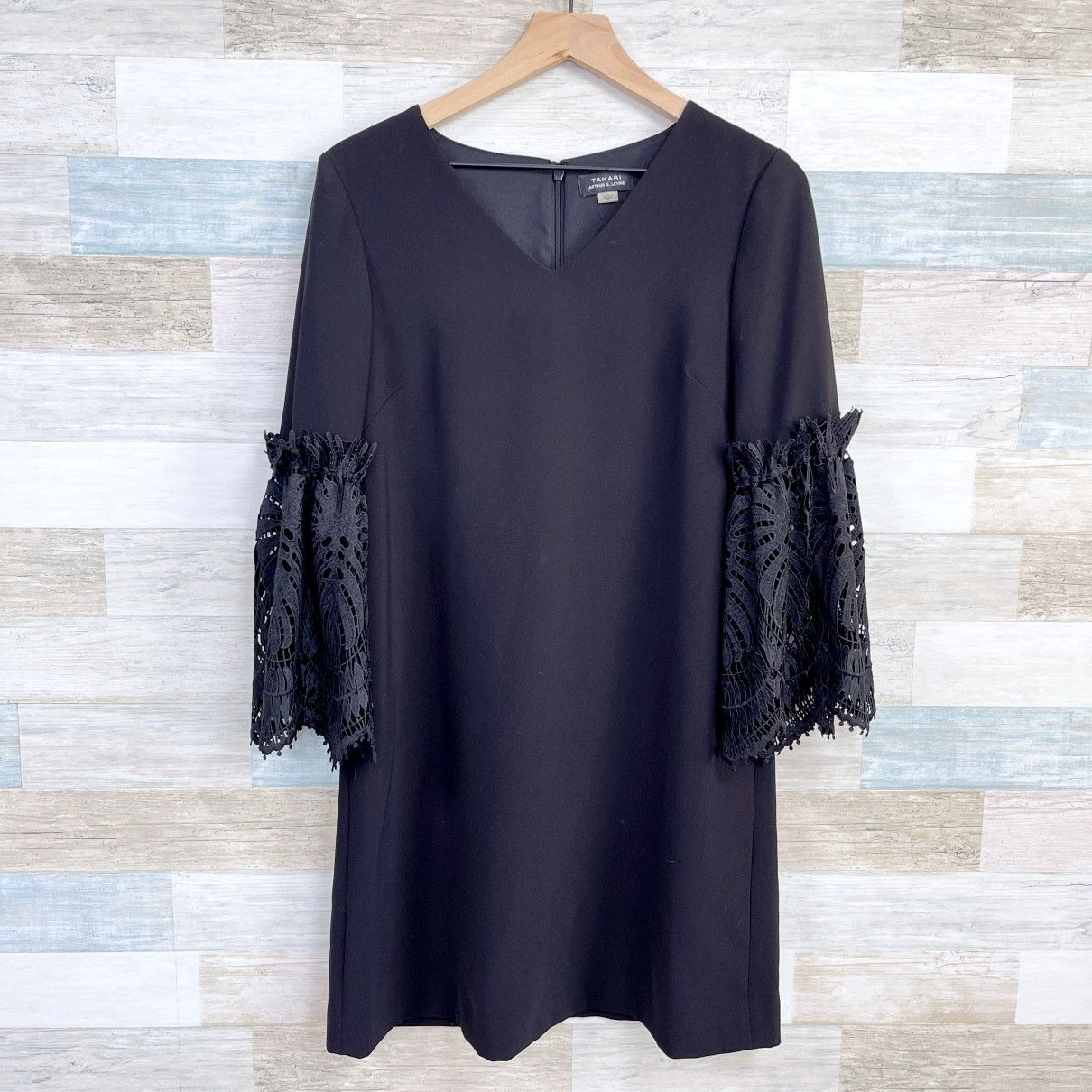 Elie Tahari Tahari Lace Bell Sleeve Cocktail Dress Black Long Sleeve 4 Size S / US 4 / IT 40 - 1 Thumbnail