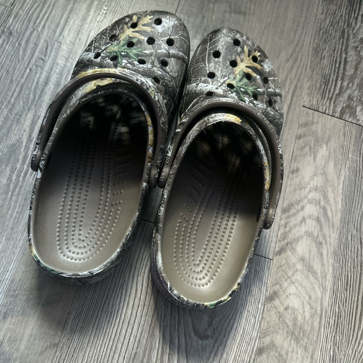 Crocs Camo Crocs Size US 10 / EU 43 - 2 Thumbnail