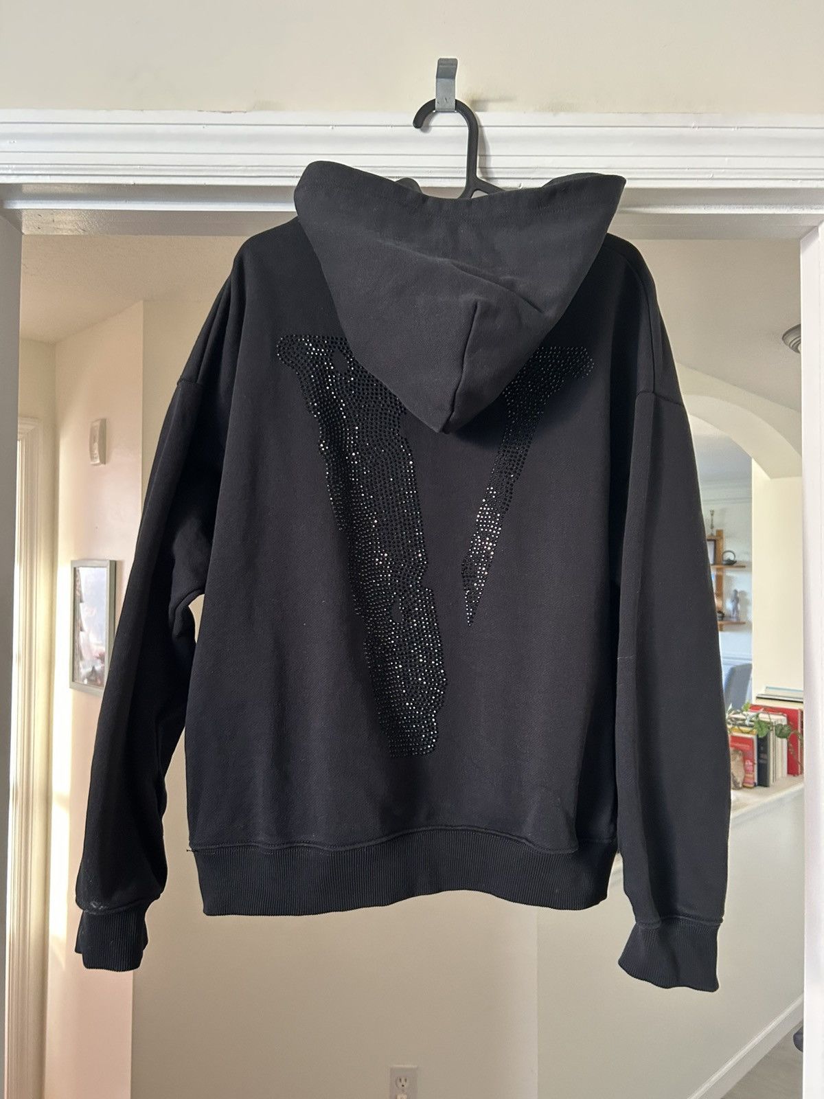 Vlone Vlone black rhinestone zipup size medium Size US M / EU 48-50 / 2 - 2 Thumbnail