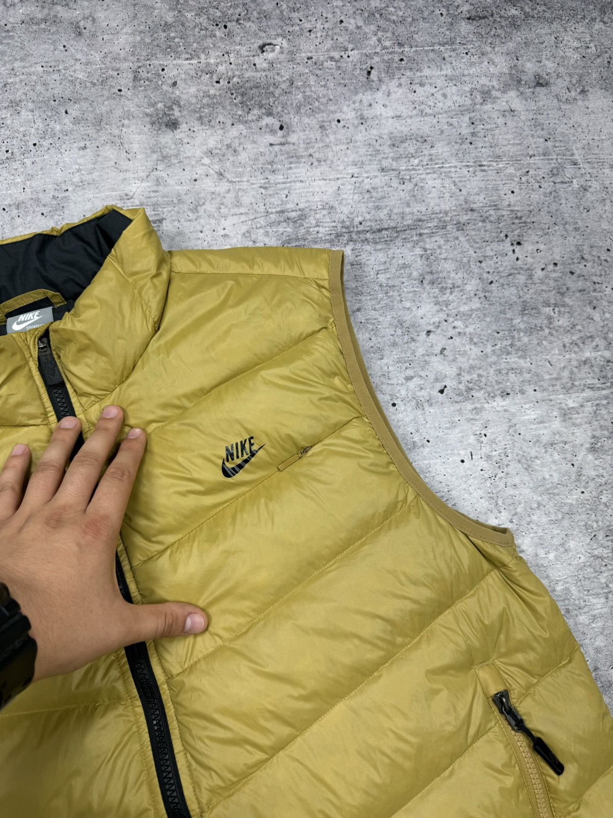 Nike Vintage Nike Y2K Style 90’s 700 Down Puffer Down Casual Vest Size US L / EU 52-54 / 3 - 10 Thumbnail