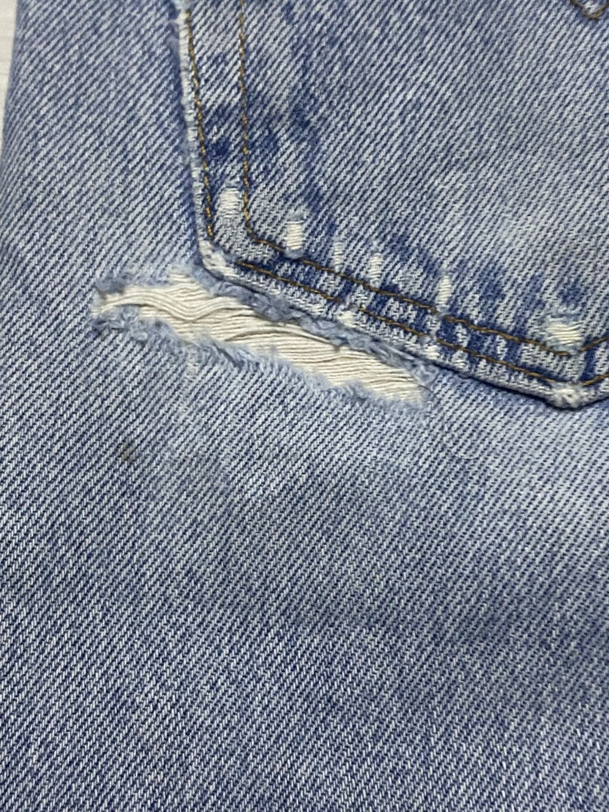 Levi's Vintage Levis 501 90s Distressed ButtonFly Jeans Size US 32 / EU 48 - 14 Thumbnail
