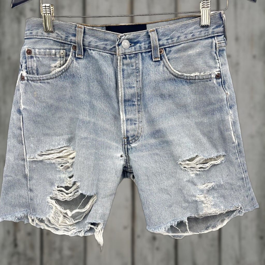 Levi's VINTAGE Levi's 501 Jeans Blue Denim Distressed Destroyed 30 Adult Women 2000s USA Size 30" / US 8 / IT 44 - 1 Thumbnail