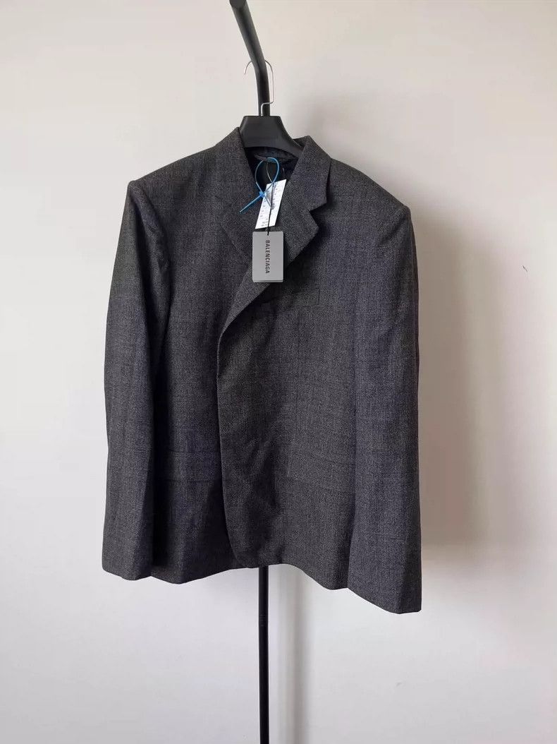 Balenciaga Balenciaga size 50 Concealed button plaid wool suit Size US M / EU 48-50 / 2 - 1 Thumbnail