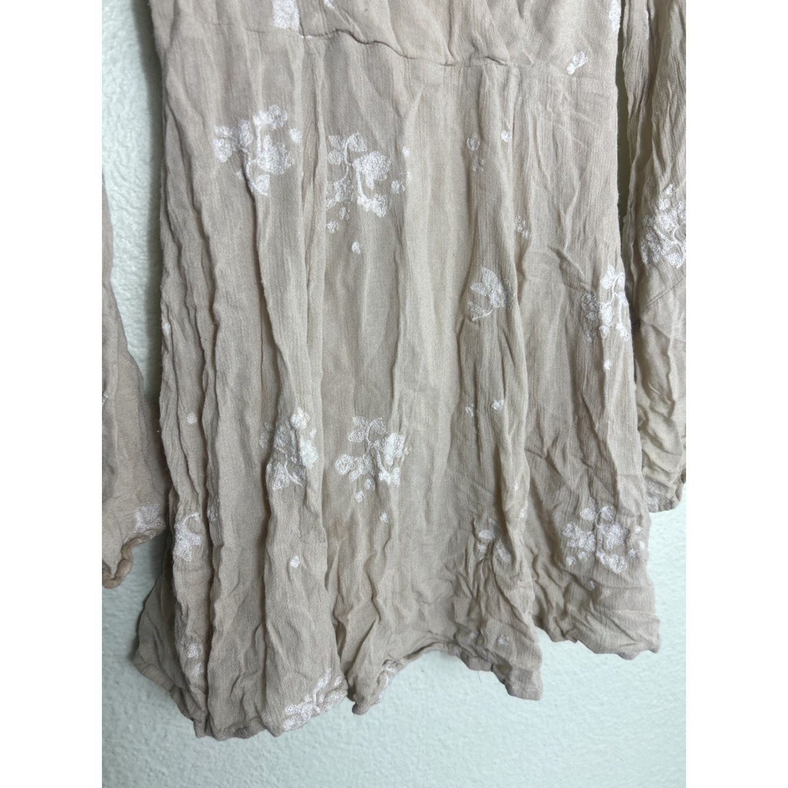 Free People Free People Jasmine embroidered wrap dress Beige Floral Bell Cuff Size 4 Womens Short Cream Dress Wrap Embroidered Size S / US 4 / IT 40 - 5 Thumbnail
