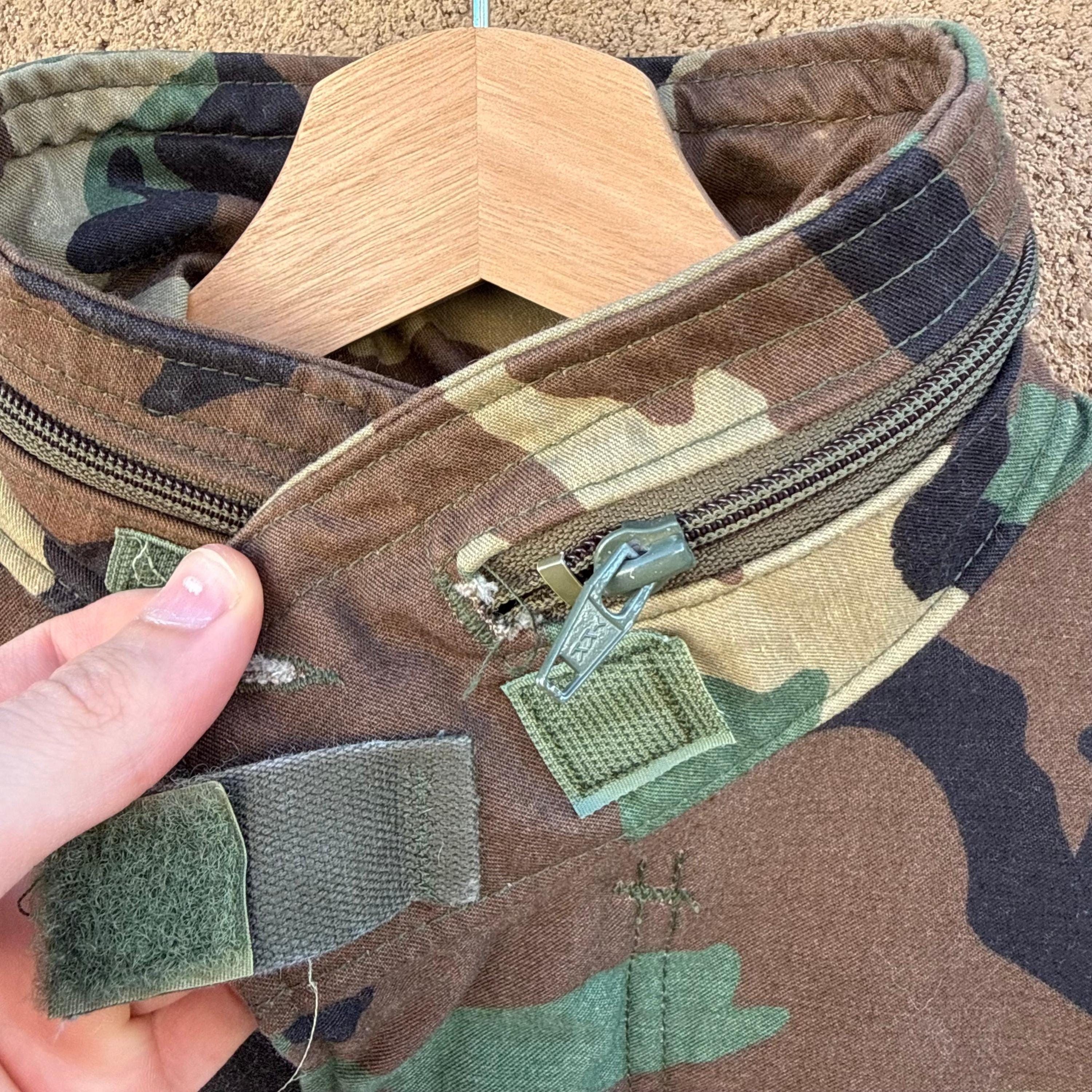 Vintage 91' US Military Woodland Camo Field Jacket Size US M / EU 48-50 / 2 - 6 Thumbnail