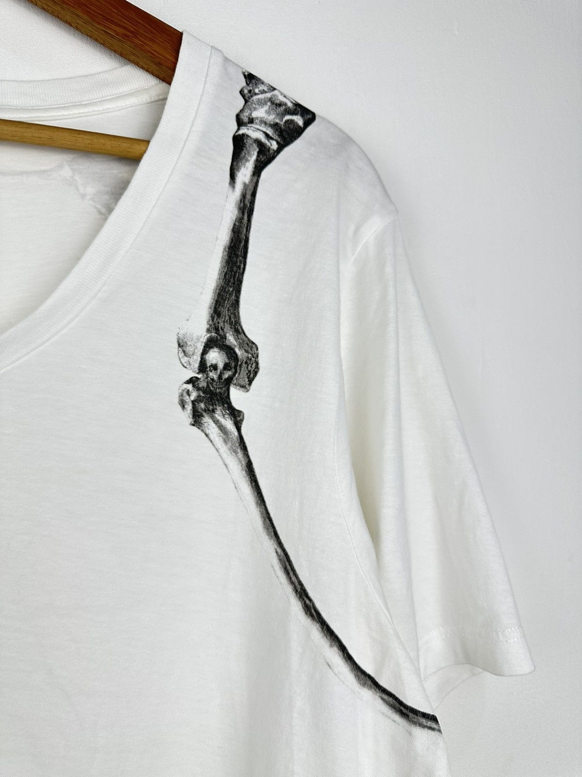 Alexander McQueen Alexander McQueen Shoulder Bones 2014 Tee Size US M / EU 48-50 / 2 - 3 Thumbnail