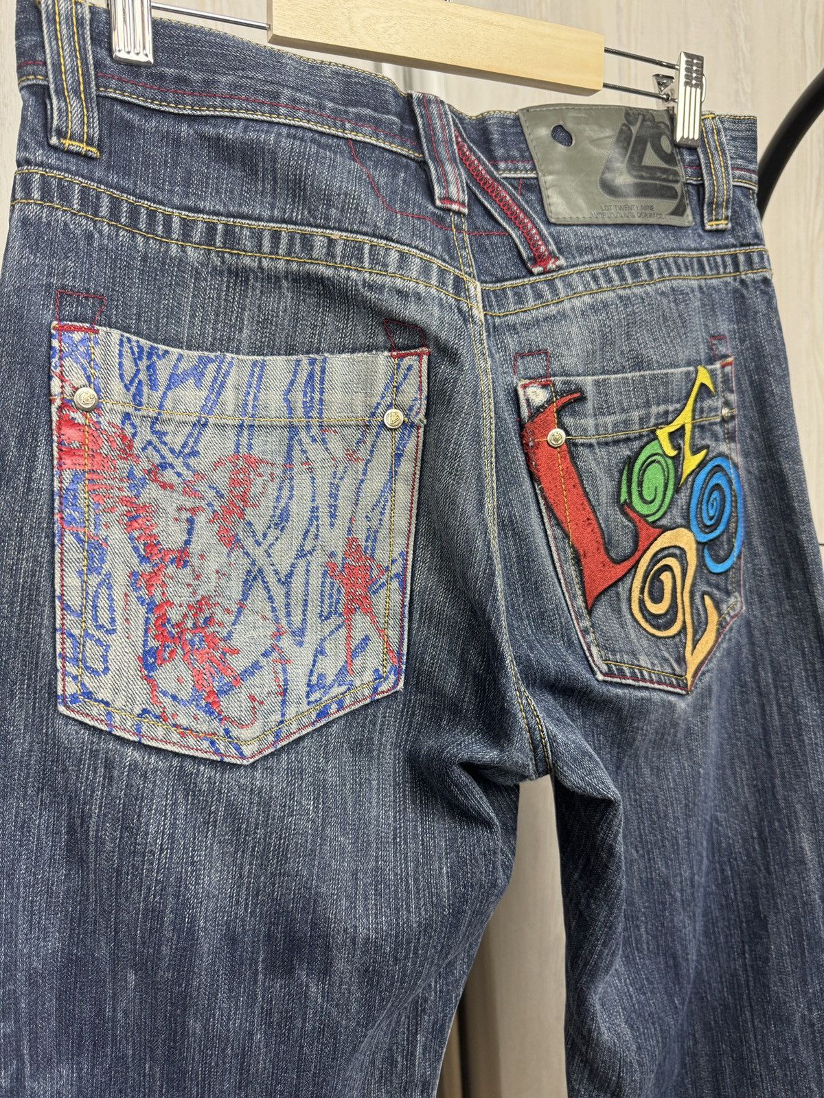 Other Lot 29 Jeans Looney Tunes Denim Gimmy Da Loot Distressed Size US 30 / EU 46 - 14 Thumbnail
