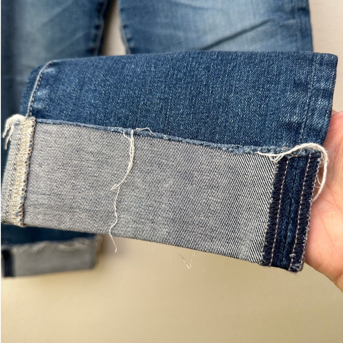 AG Adriano Goldschmied AG The Prima cigarette leg jeans med wash raw cuffed hem 32R Size 32" / US 10 / IT 46 - 4 Thumbnail
