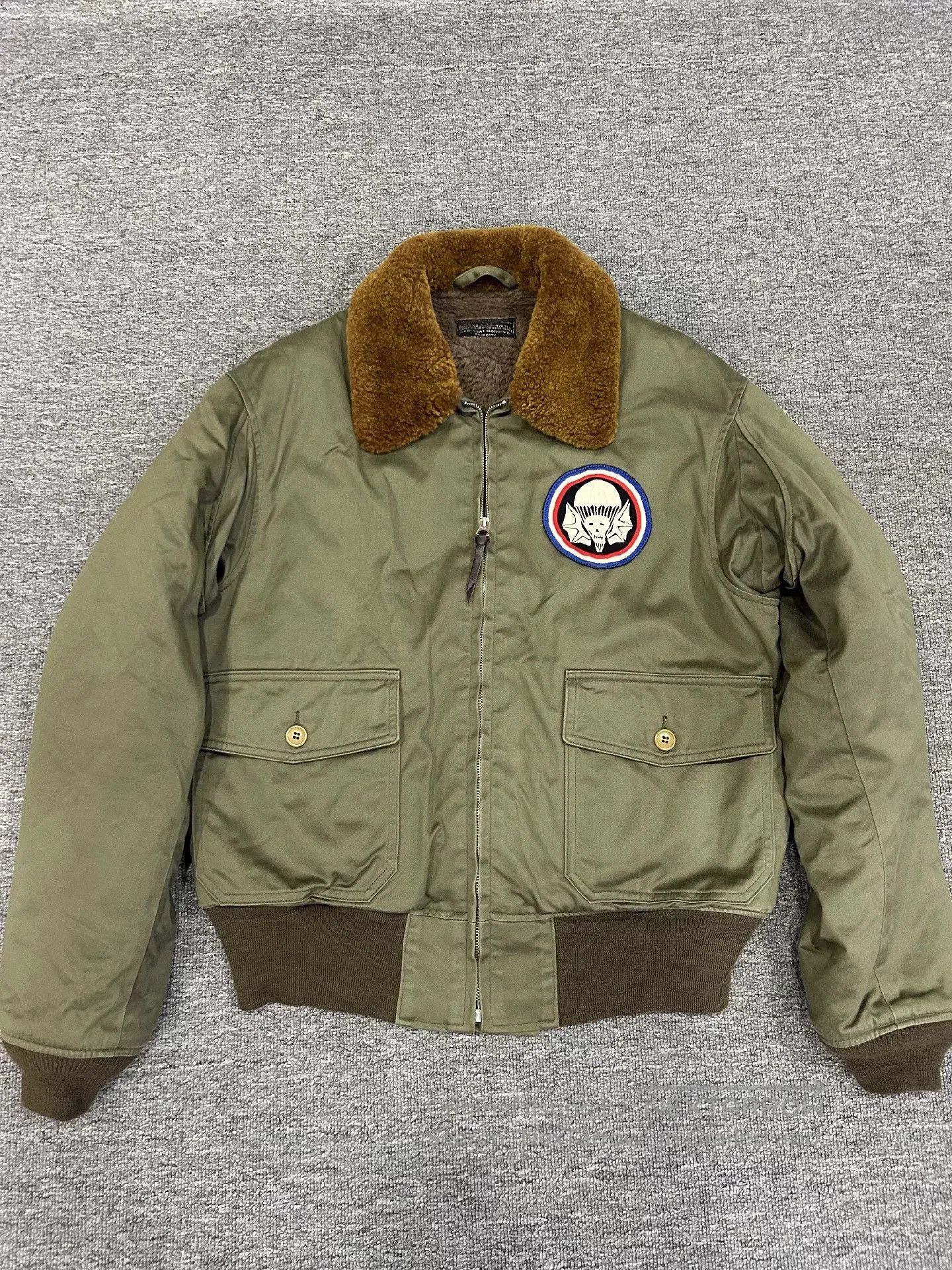 The Real McCoy's real McCoy B10 Flight Jacket in Olive Green. Size US L / EU 52-54 / 3 - 2 Thumbnail