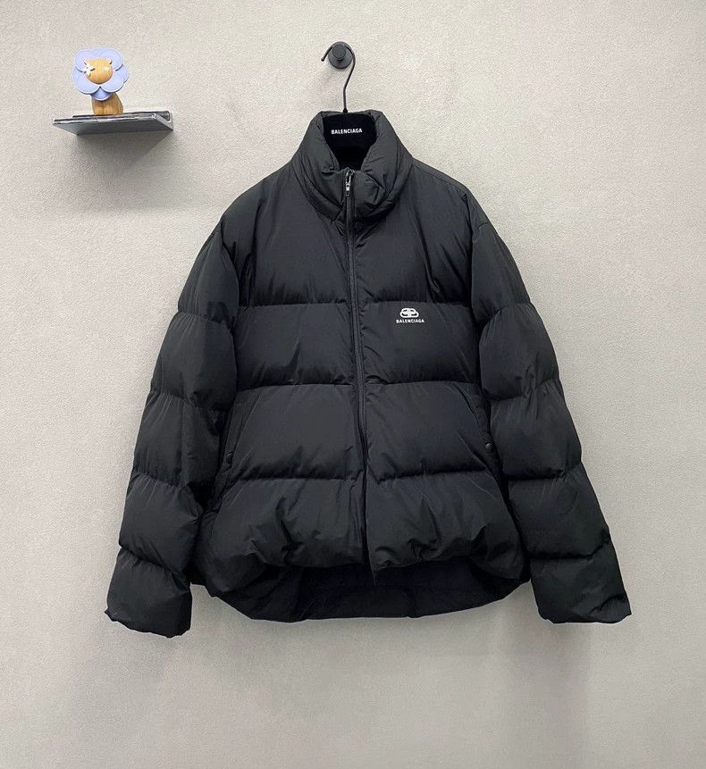 Balenciaga Balenciaga size 38 Black Short Puffer Jacket | Grailed