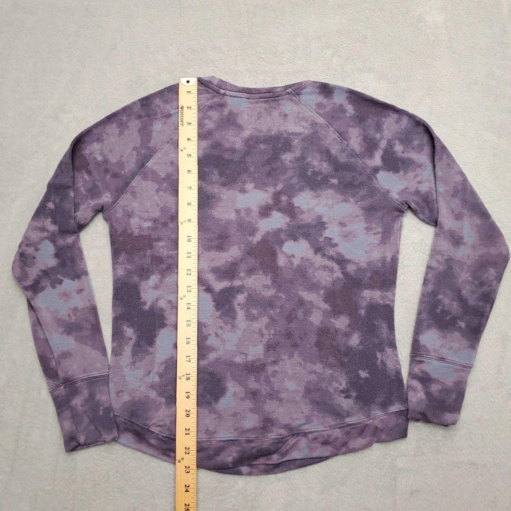 Athleta VINTAGE Athleta Shirt Top Womens Small Purple Camo Modal Performance Stretch Blend Tee Size S / US 4 / IT 40 - 5 Thumbnail