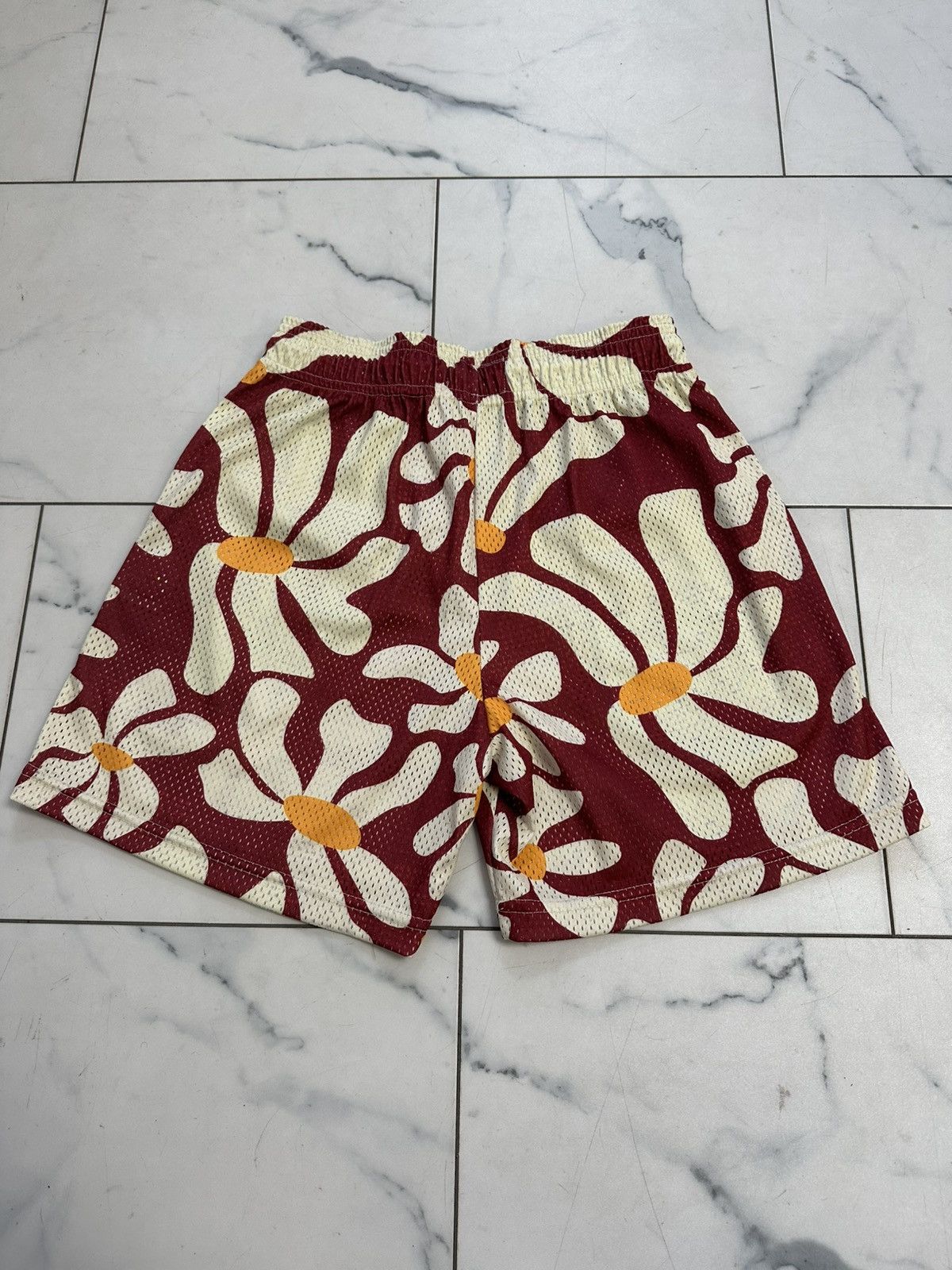 Eric Emanuel Eric Emanuel EE Shorts ‘Red Flowers’ Size US 30 / EU 46 - 2 Thumbnail