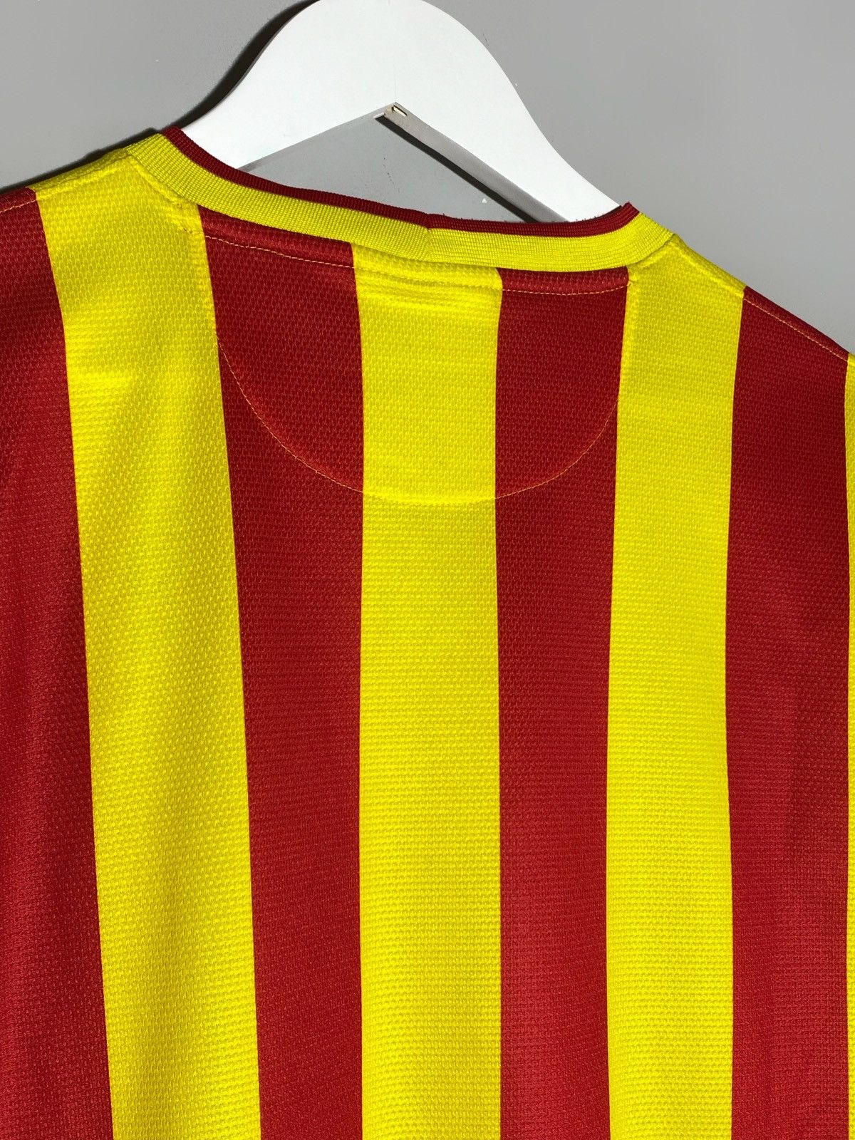 Nike Nike FC Barcelona 2013/14 Away Soccer Jersey Messi Era Size US M / EU 48-50 / 2 - 14 Thumbnail