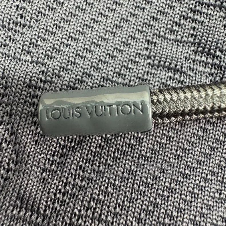 Louis Vuitton Louis Vuitton size s Grey full logo sweatpants Size US 28 / EU 44 - 4 Thumbnail