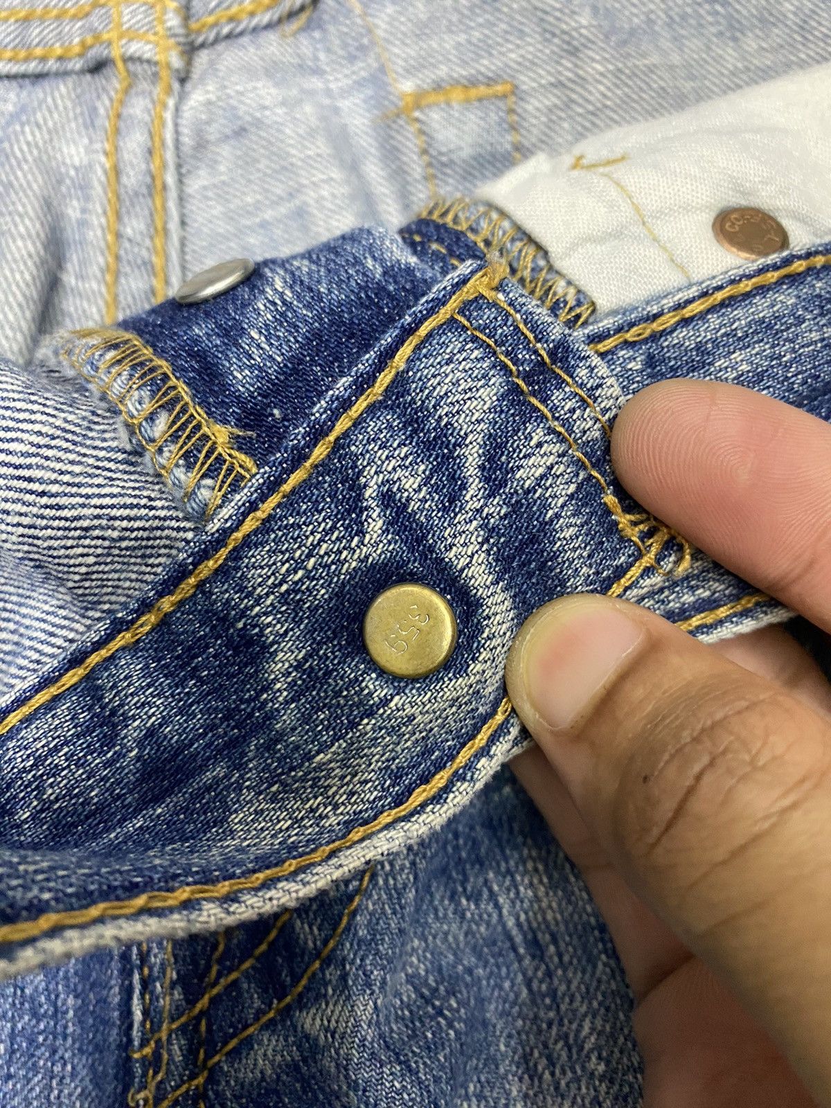 Levi's LEVIS 501 VINTAGE DISTRESSED DENIM JEANS Size 29" - 12 Thumbnail