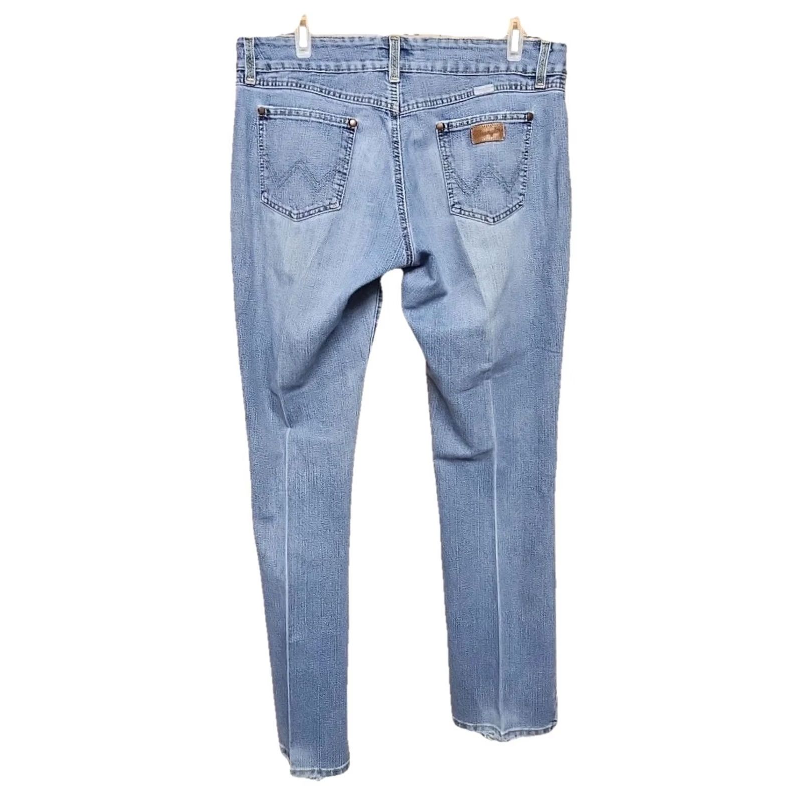 Wrangler Wrangler Jeans Slim Y2K Women’s Light Wash Distressed Pink Logo Size 10/12 Inseam 33 in Denim Cotton Regular Rise Mid 8.5-10.5 in Blue Size 32" / US 10 / IT 46 - 5 Thumbnail
