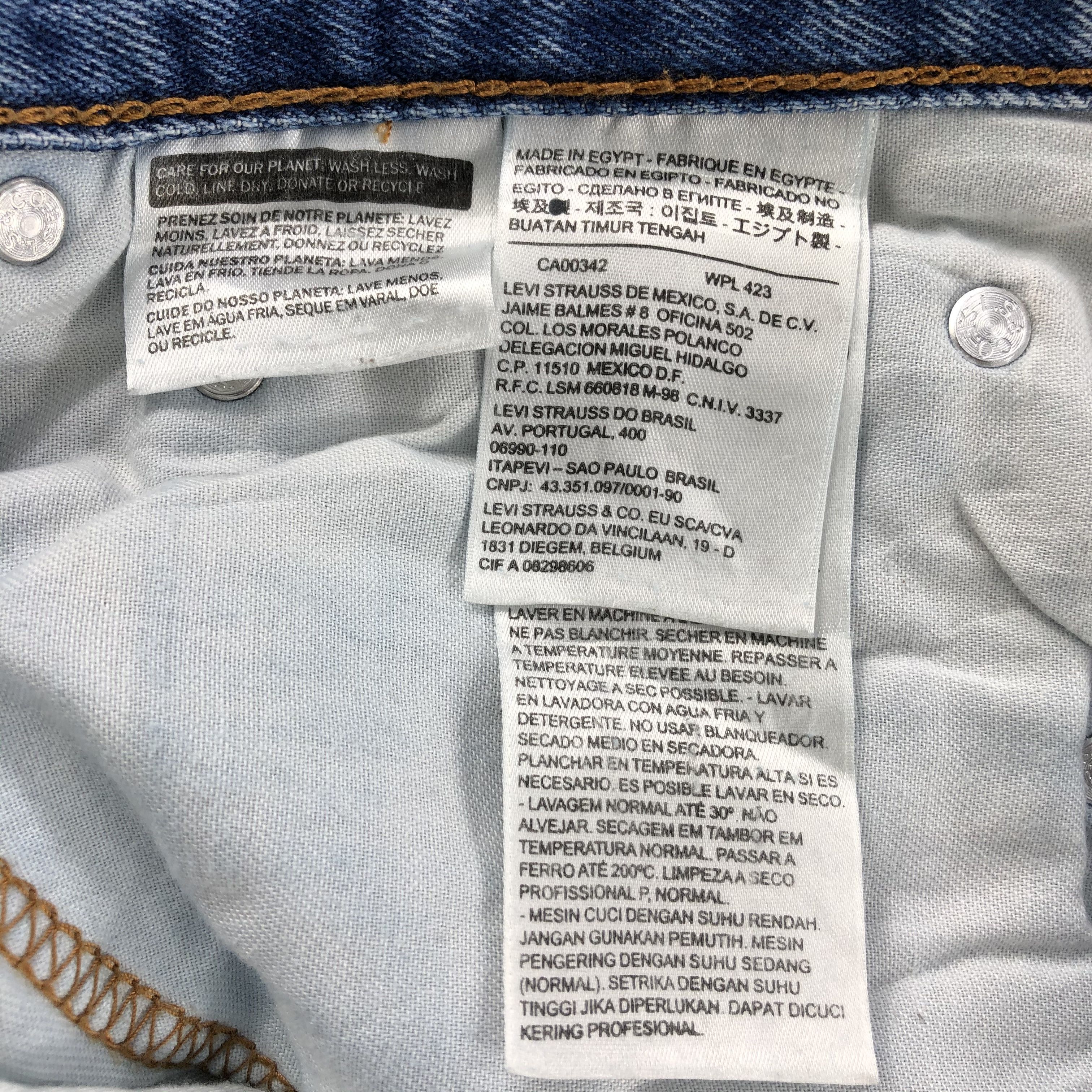 Levi's Vintage Blue Wash Levis 550 Jeans- J1369 Size US 33 - 8 Thumbnail