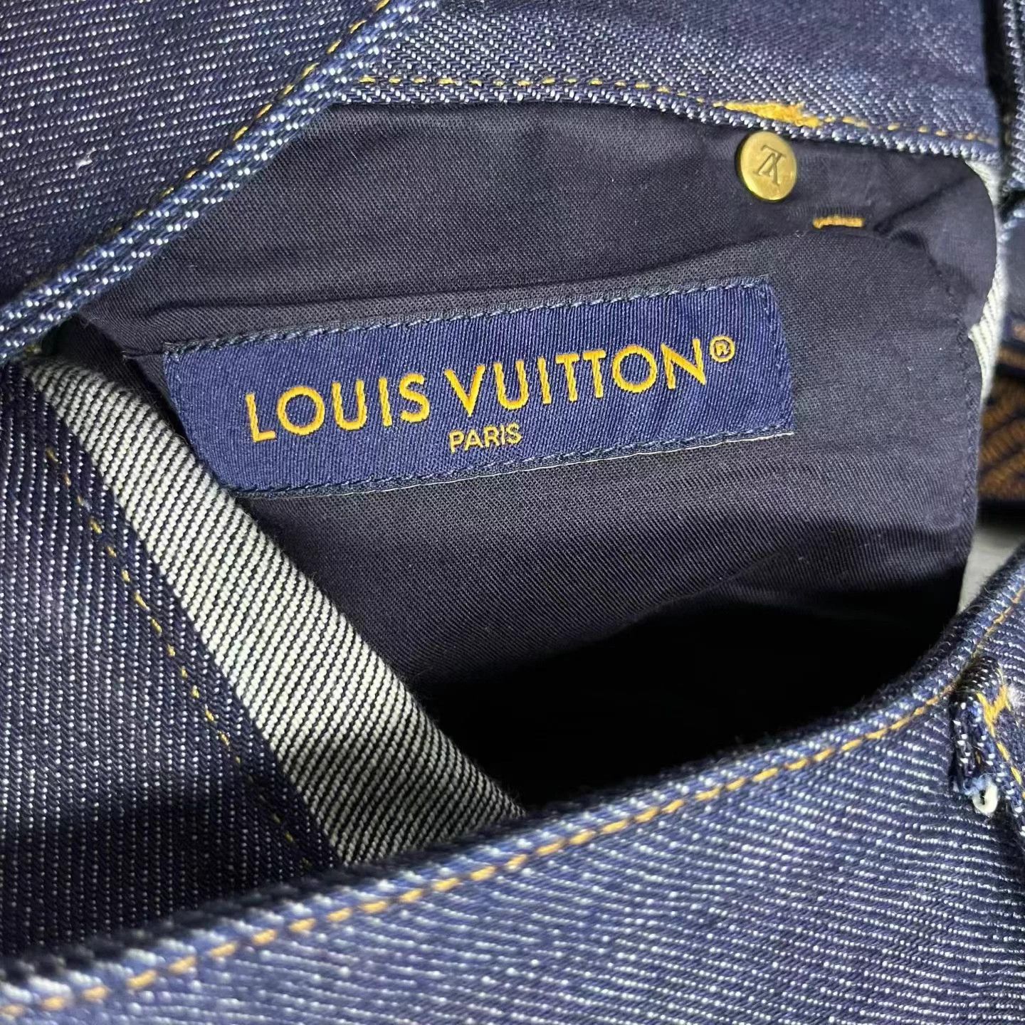 Louis Vuitton Louis Vuitton blue logo embroidered flared jeans 27/32 Size 27" / US 4 / IT 40 - 3 Thumbnail