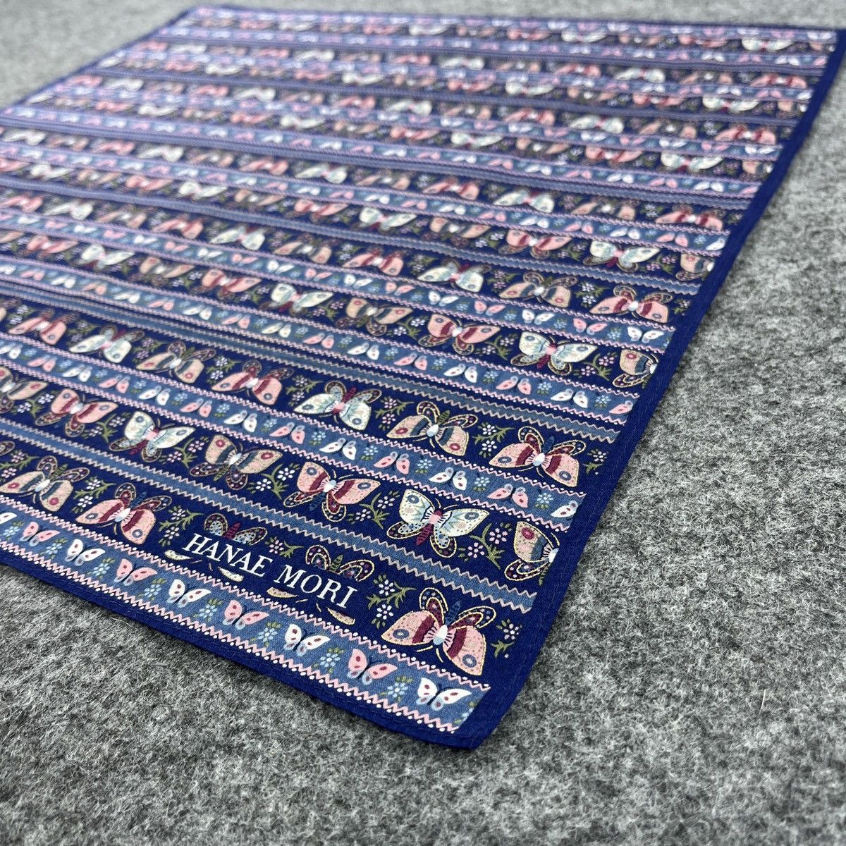 Hanae Mori × Japanese Brand Hanae Mori Bandana / Handkerchief / Neckerchief B544 Size ONE SIZE - 4 Thumbnail
