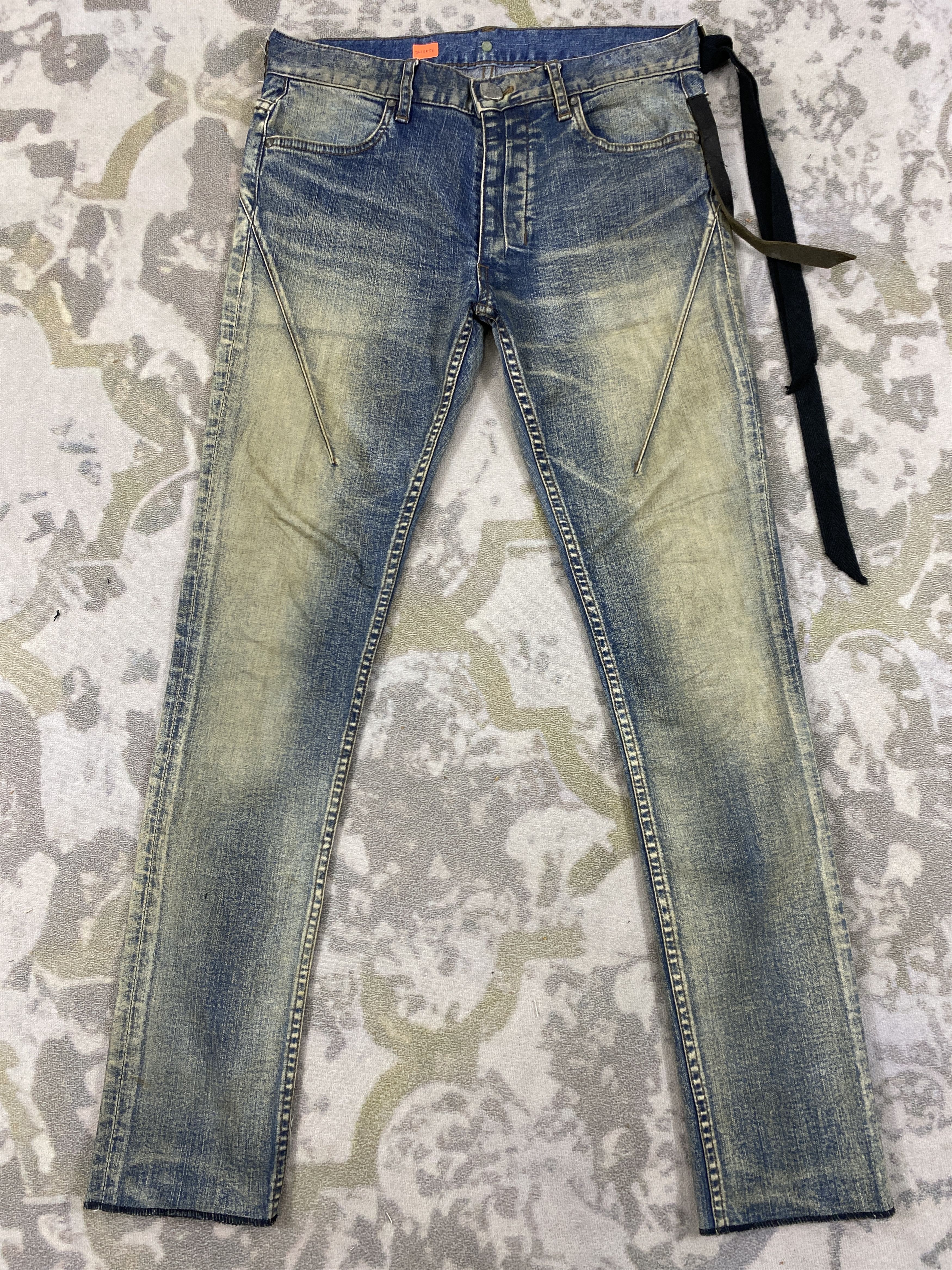 Japanese Brand Faded Blue Vintage Bondage Jeans 30x27.5 Denim- JN3856 Size US 30 / EU 46 - 1 Thumbnail