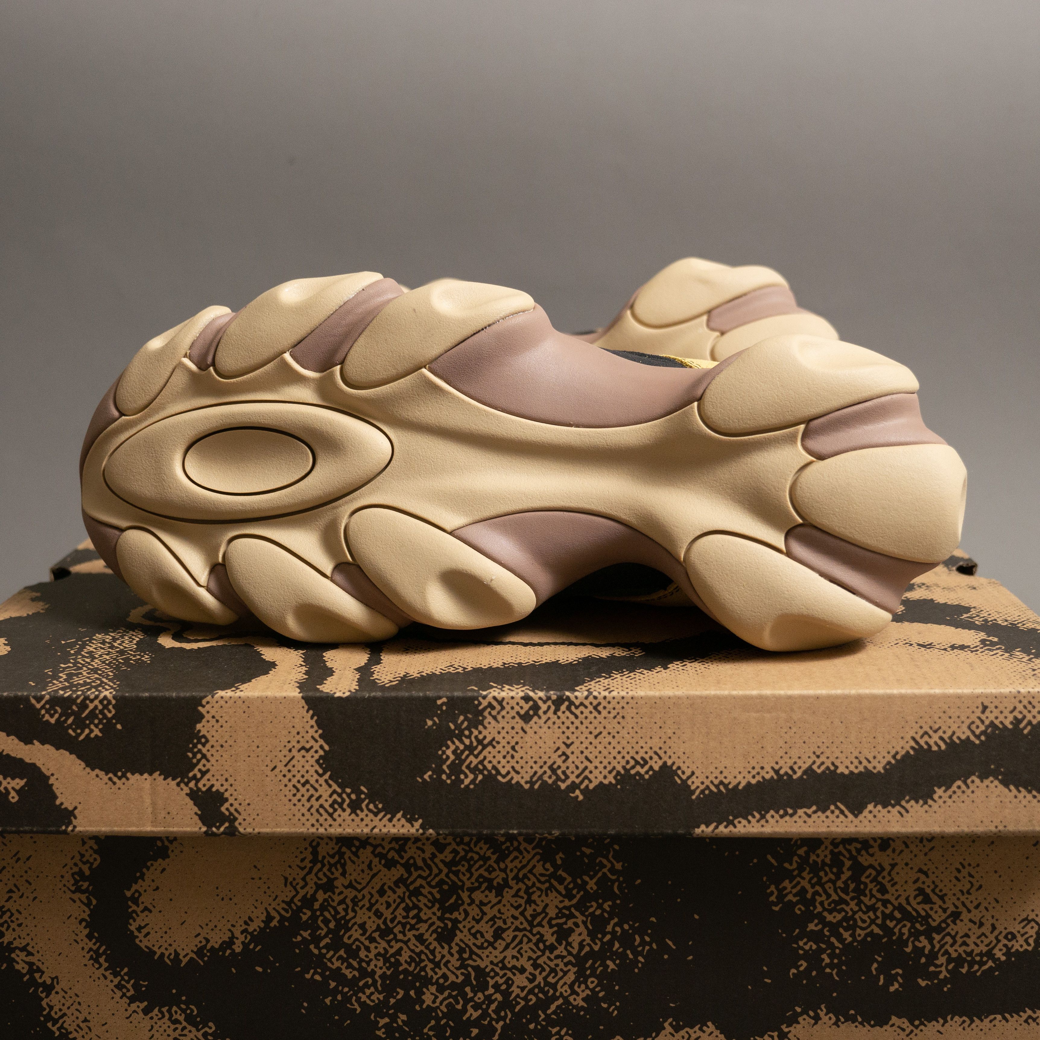 Brain Dead × Oakley Brain Dead x Oakley Suede Flesh Sandal Whey/Multi Size US 7 / EU 40 - 3 Thumbnail