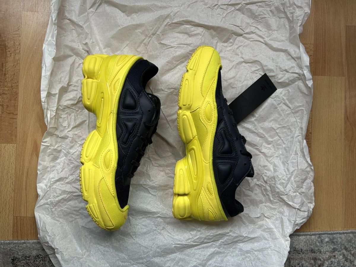 Adidas × Raf Simons Raf Simons x Adidas Ozweego Size US 10.5 / EU 43-44 - 6 Thumbnail