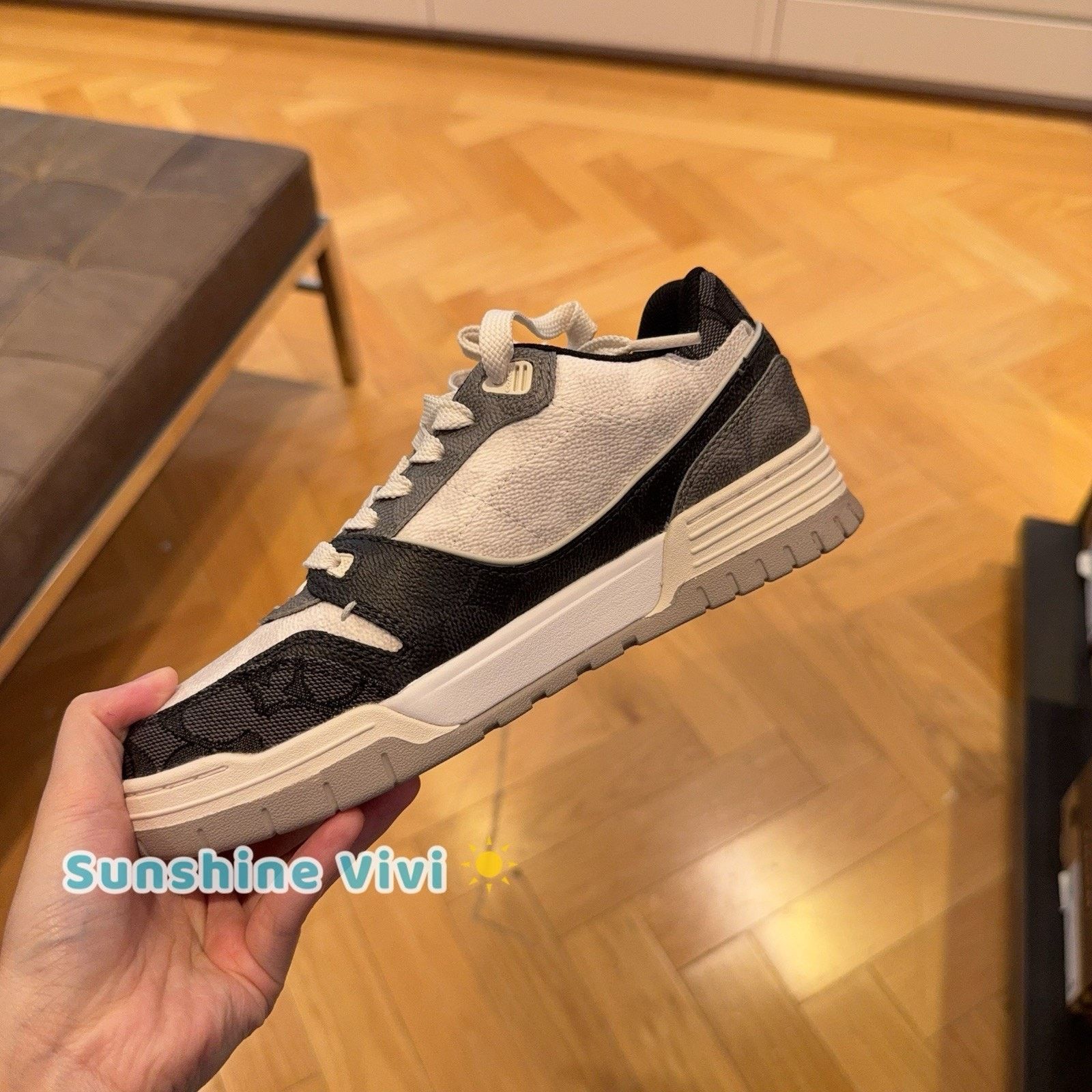 Coach NWT Coach Women's Soho Sneaker Black/Chalk CDE16 US 7 Size US 7 / EU 40 - 2 Thumbnail