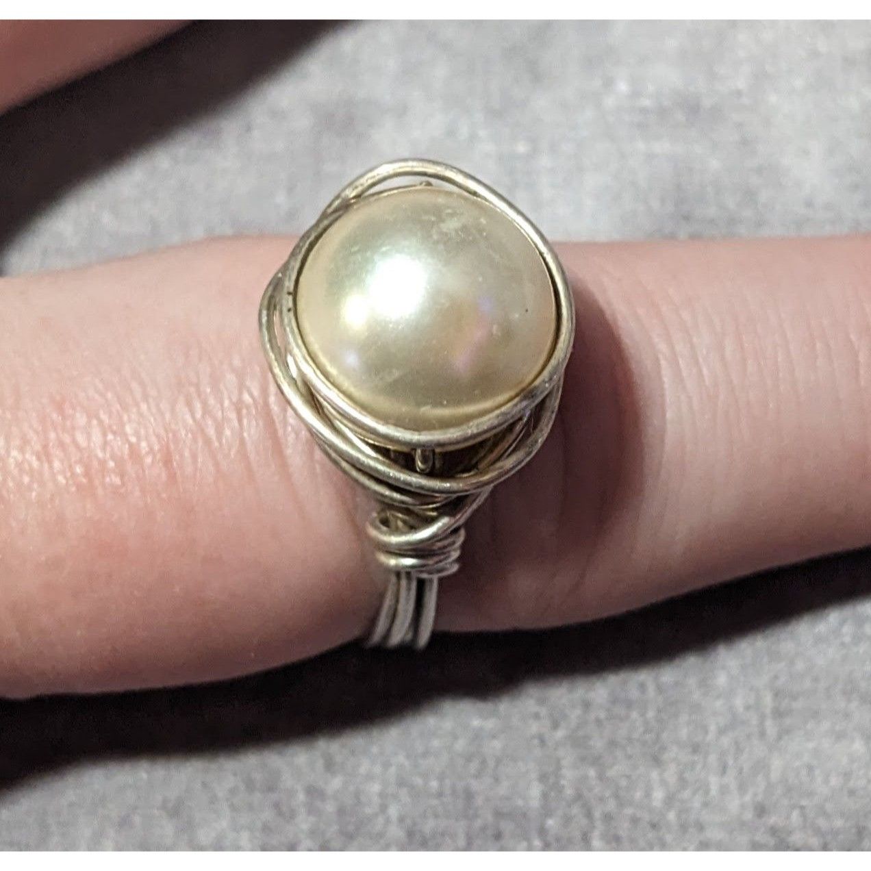 Other Elegant Glam Faux Pearl Wire Wrap Ring Size 9 Size ONE SIZE - 12 Thumbnail