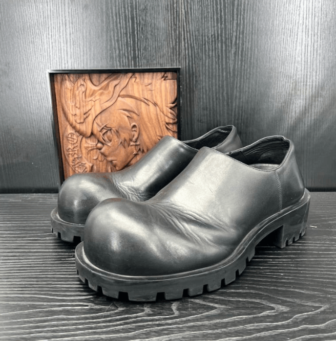Balenciaga Balenciaga Slip-on round-toe derby shoes Size US 8 / EU 41 - 1 Thumbnail