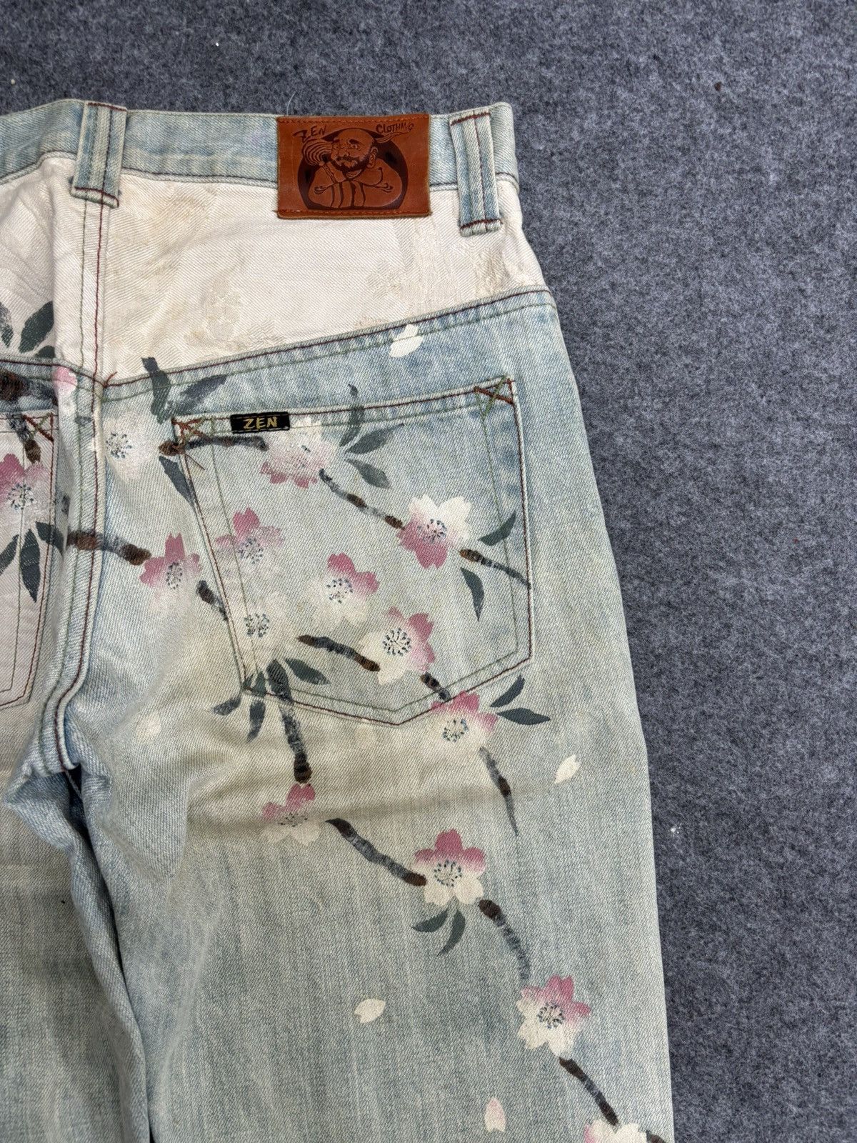 Japanese Brand 💥Denim Art💥ZEN Kyoto Style Japan Faded Floral Denim F569 Size US 30 / EU 46 - 12 Thumbnail