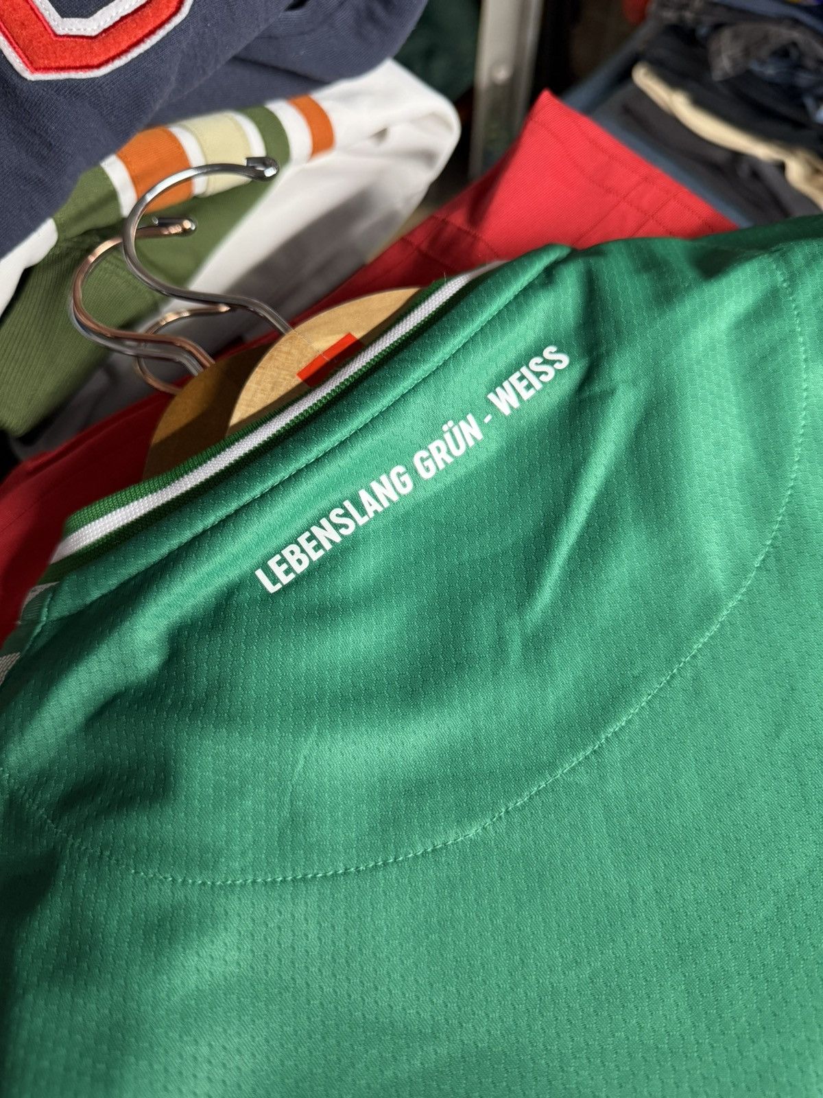 Hummel Werder Bremen Home soccer Jersey Menʼs Hummel Genuine Size US L / EU 52-54 / 3 - 5 Thumbnail