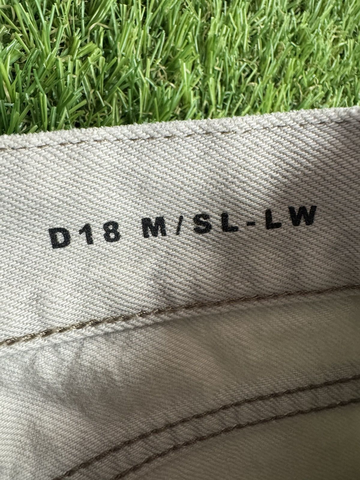Saint Laurent Paris SAINT LAURENT WHITE DENIM JEANS Size US 30 / EU 46 - 5 Thumbnail